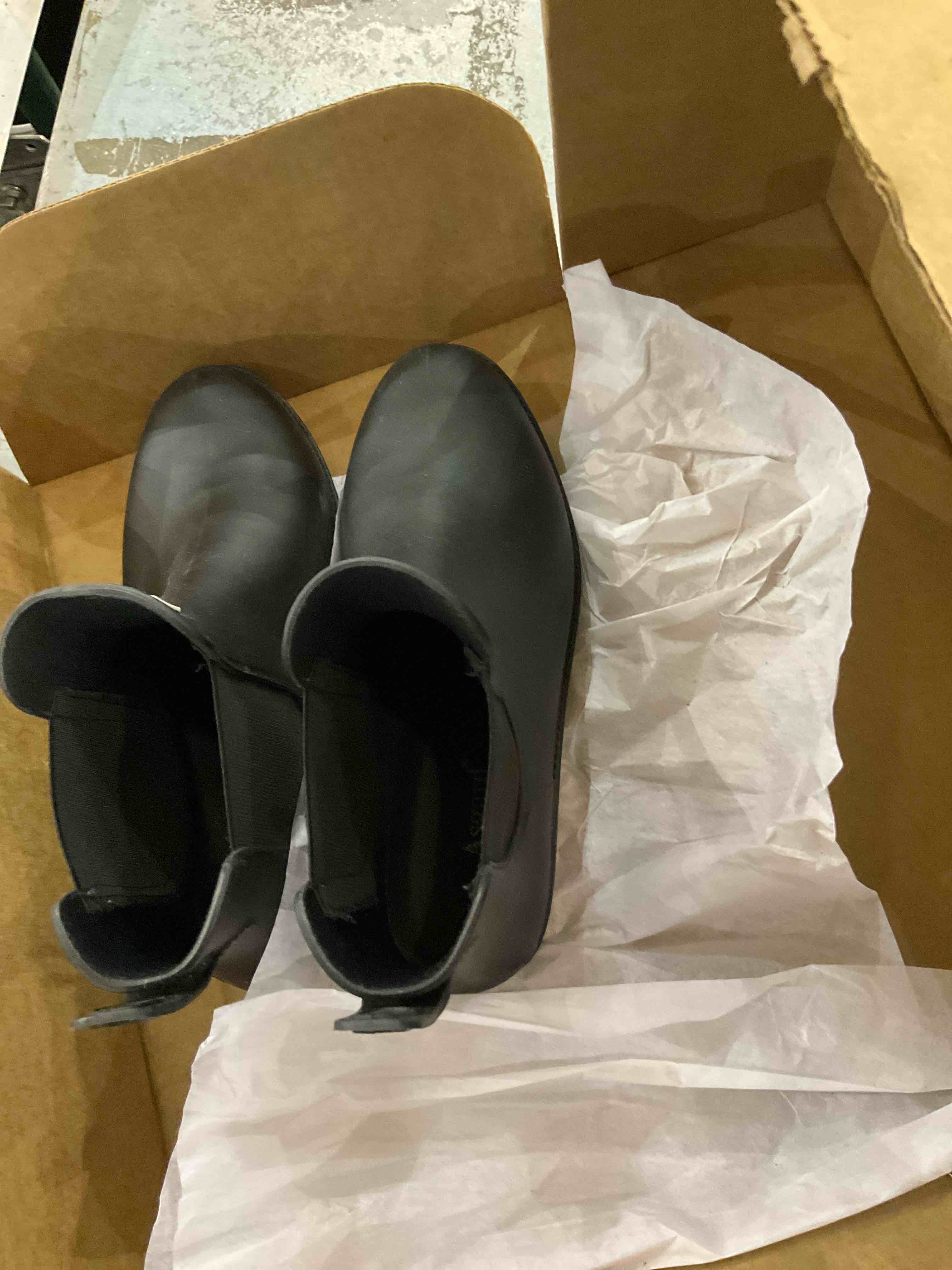 https://s3.amazonaws.com/lotting-images-prod/BargainHunt/EXS01559612_1715354150886.jpeg