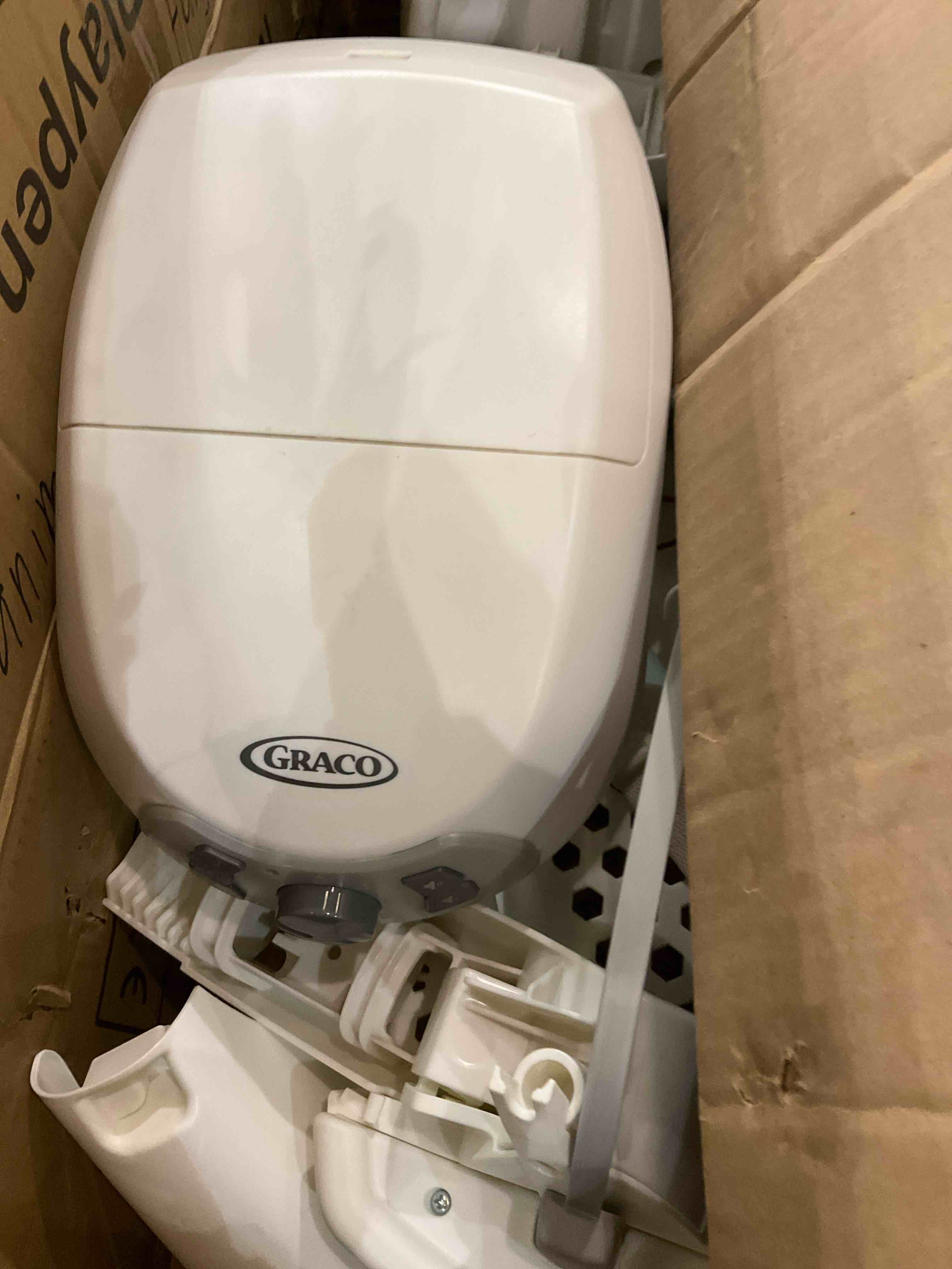 https://s3.amazonaws.com/lotting-images-prod/BargainHunt/EXS01559982_1715697357006.jpeg