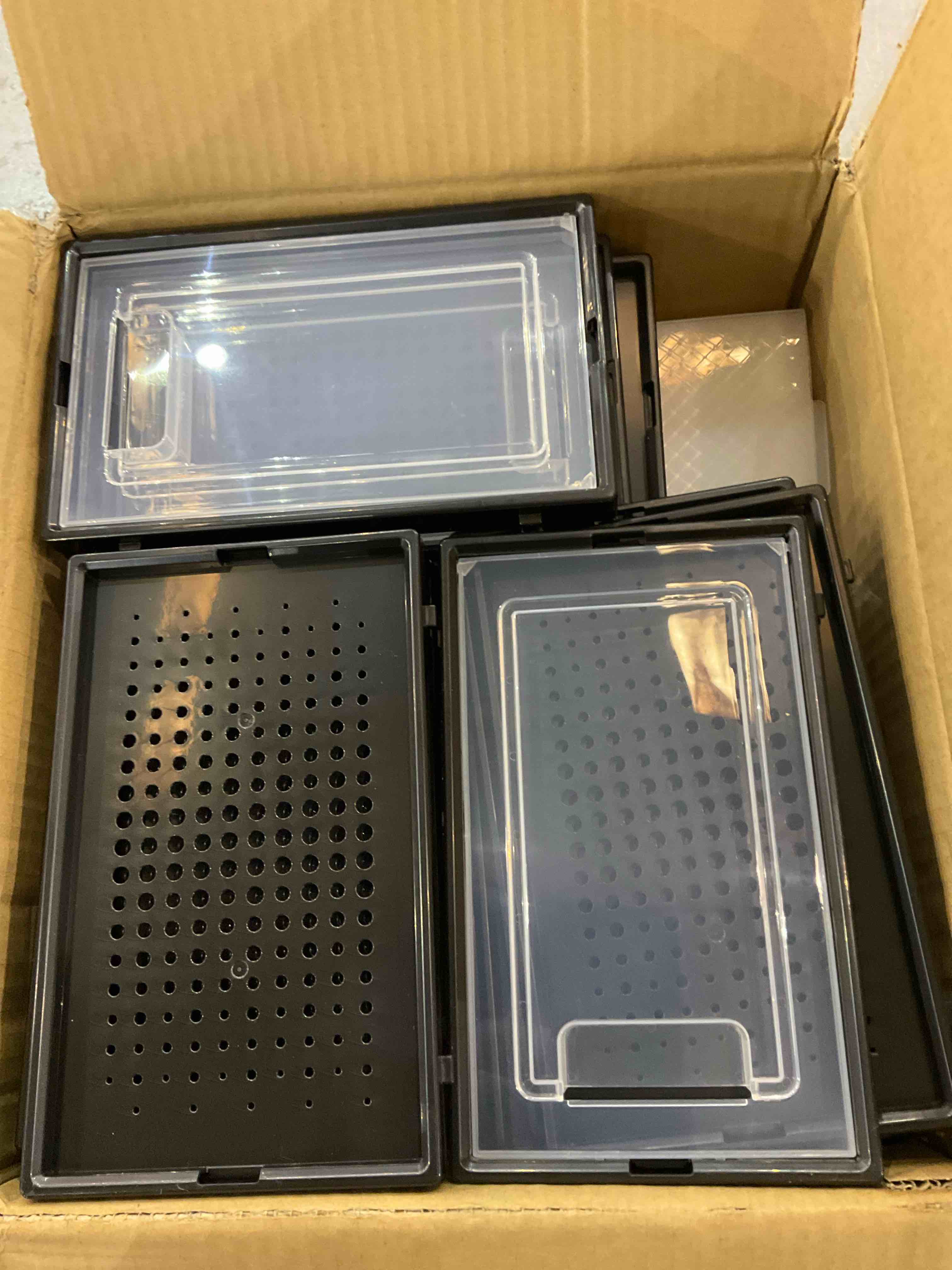 https://s3.amazonaws.com/lotting-images-prod/BargainHunt/EXS01559999_1715700137282.jpeg