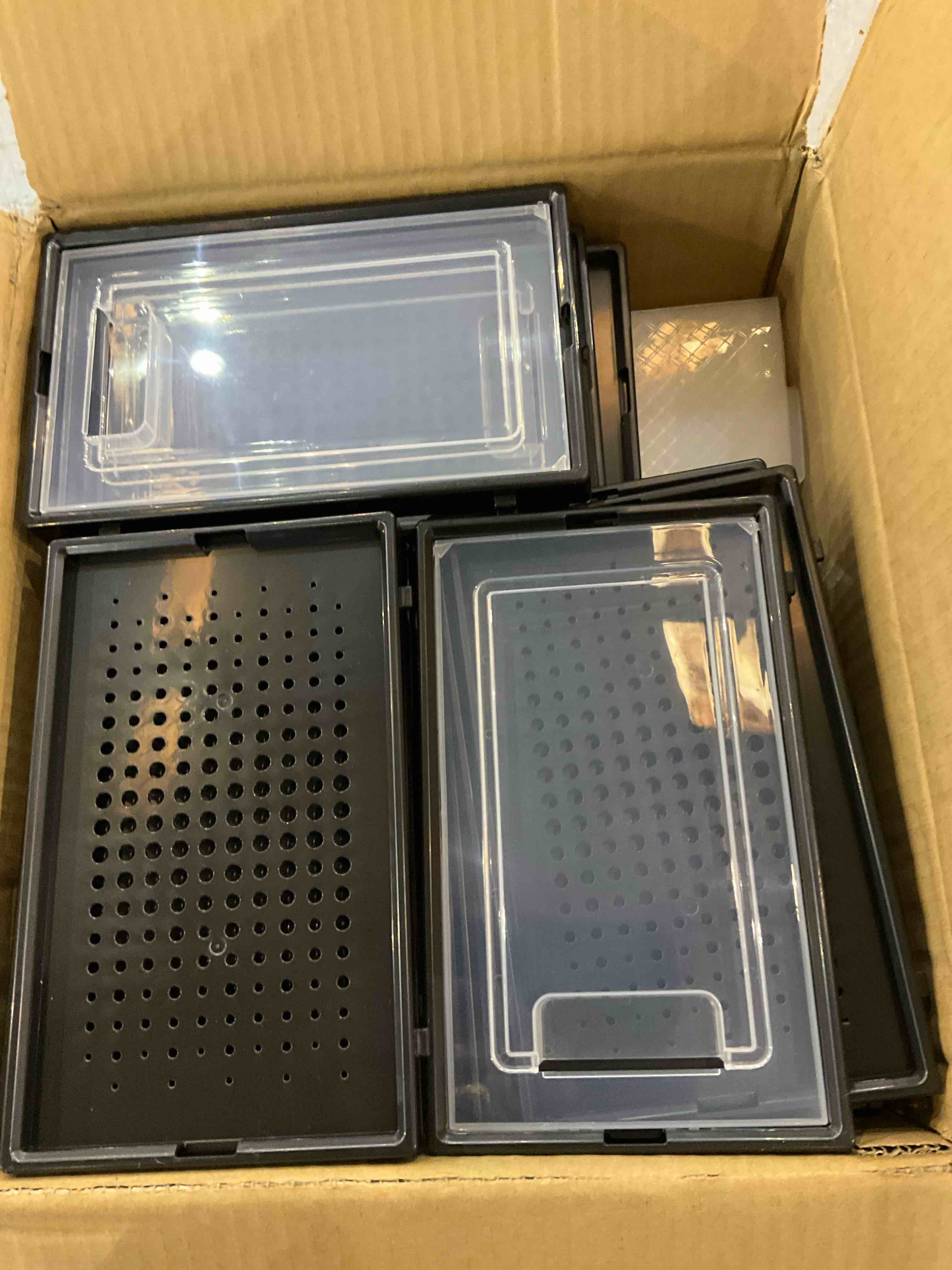 https://s3.amazonaws.com/lotting-images-prod/BargainHunt/EXS01559999_1715700138629.jpeg
