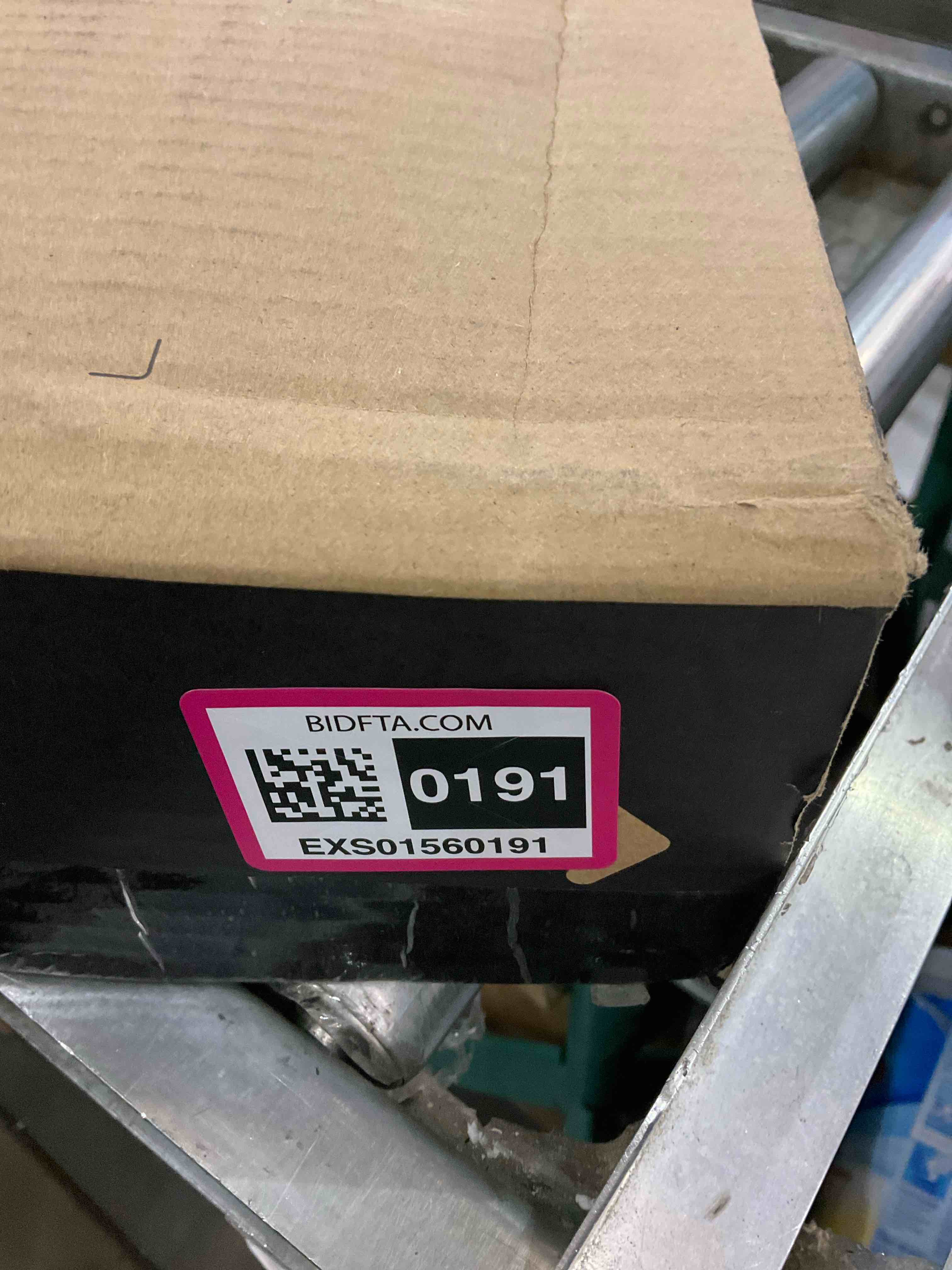https://s3.amazonaws.com/lotting-images-prod/BargainHunt/EXS01560191_1720017060213.jpeg