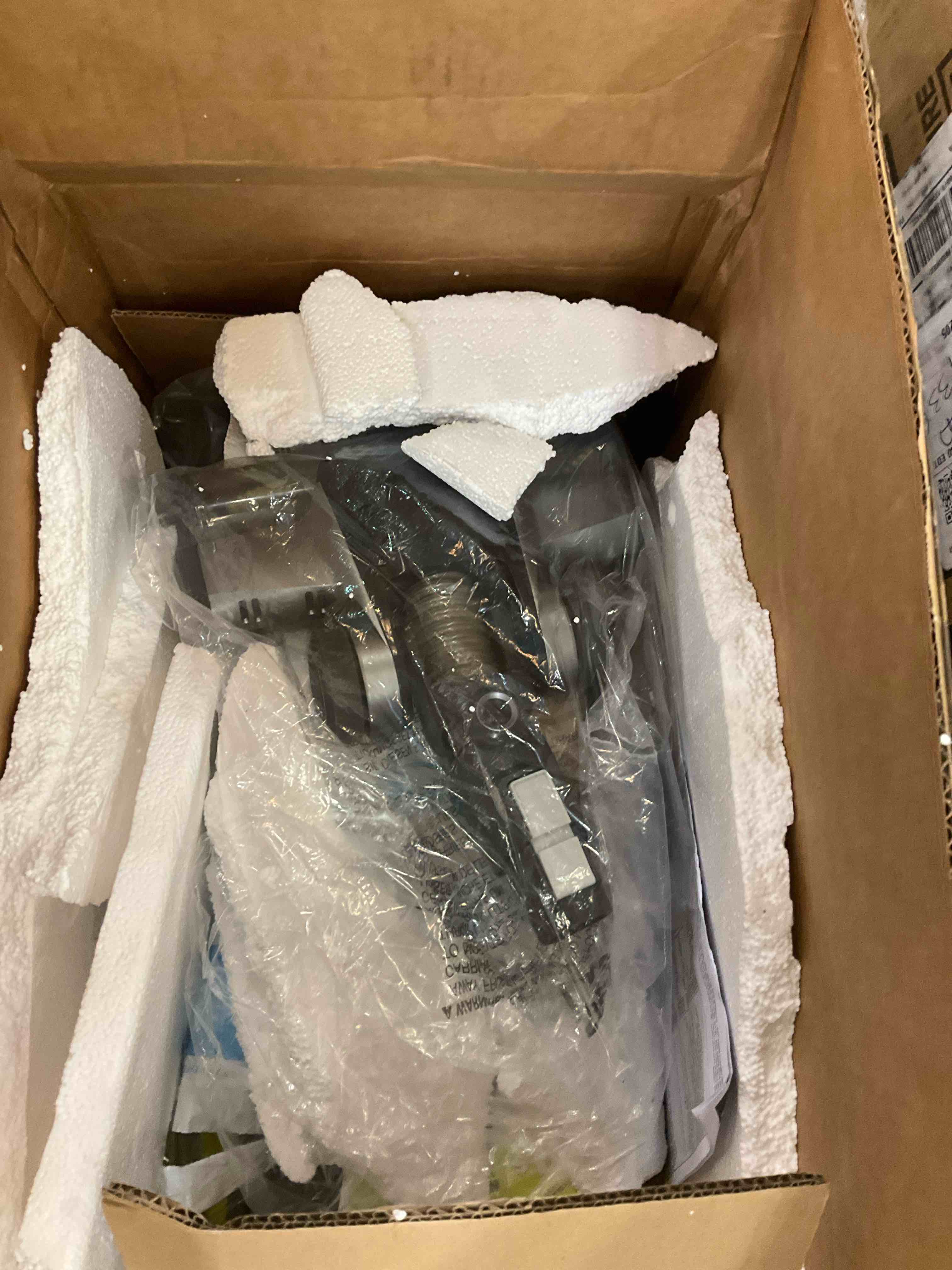 RYOBI ONE+ 18V Brushless Cordless Compact Stick Vacuum Cleaner (Tool Only)