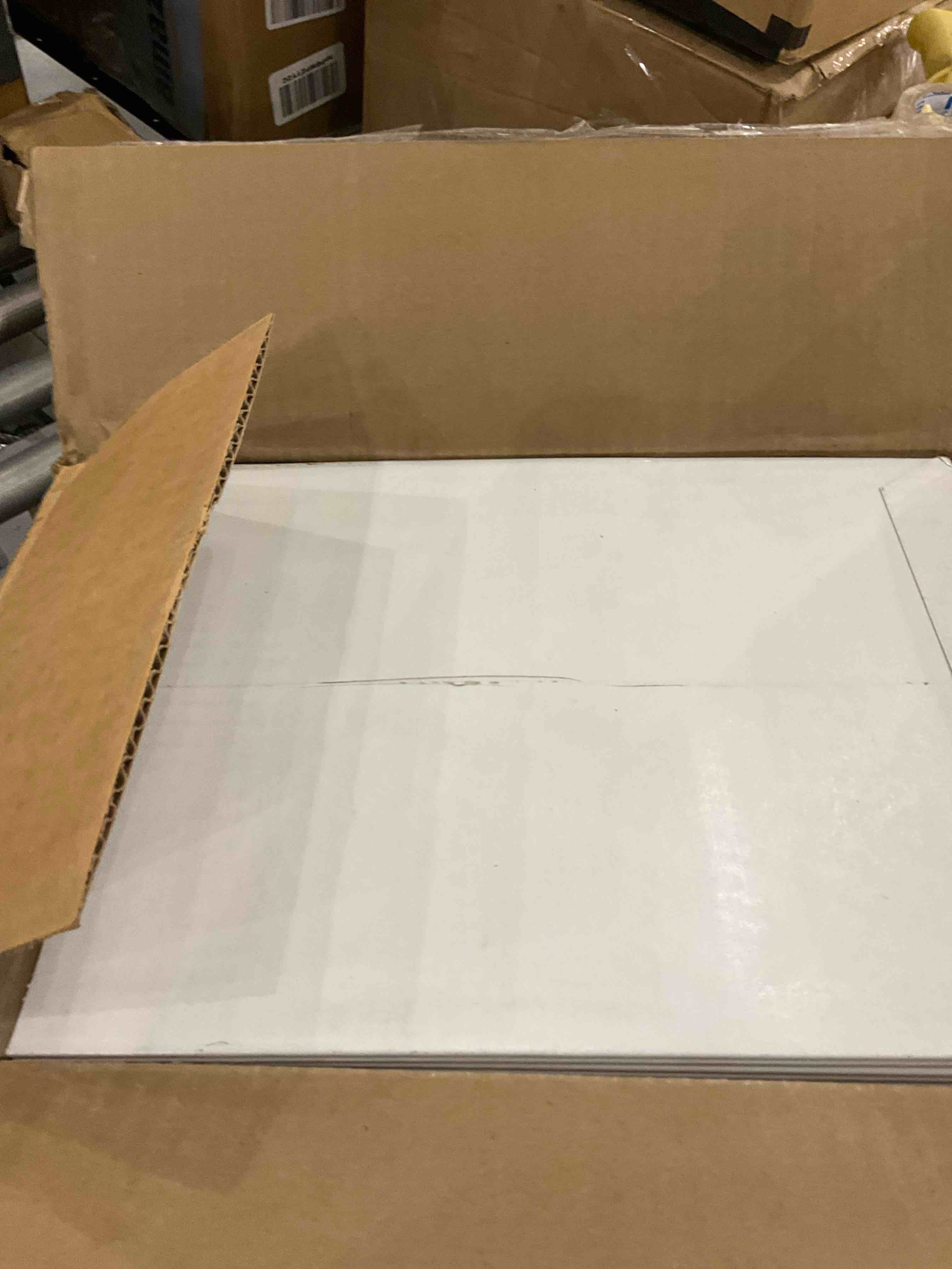 https://s3.amazonaws.com/lotting-images-prod/BargainHunt/EXS01560517_1716400501006.jpeg