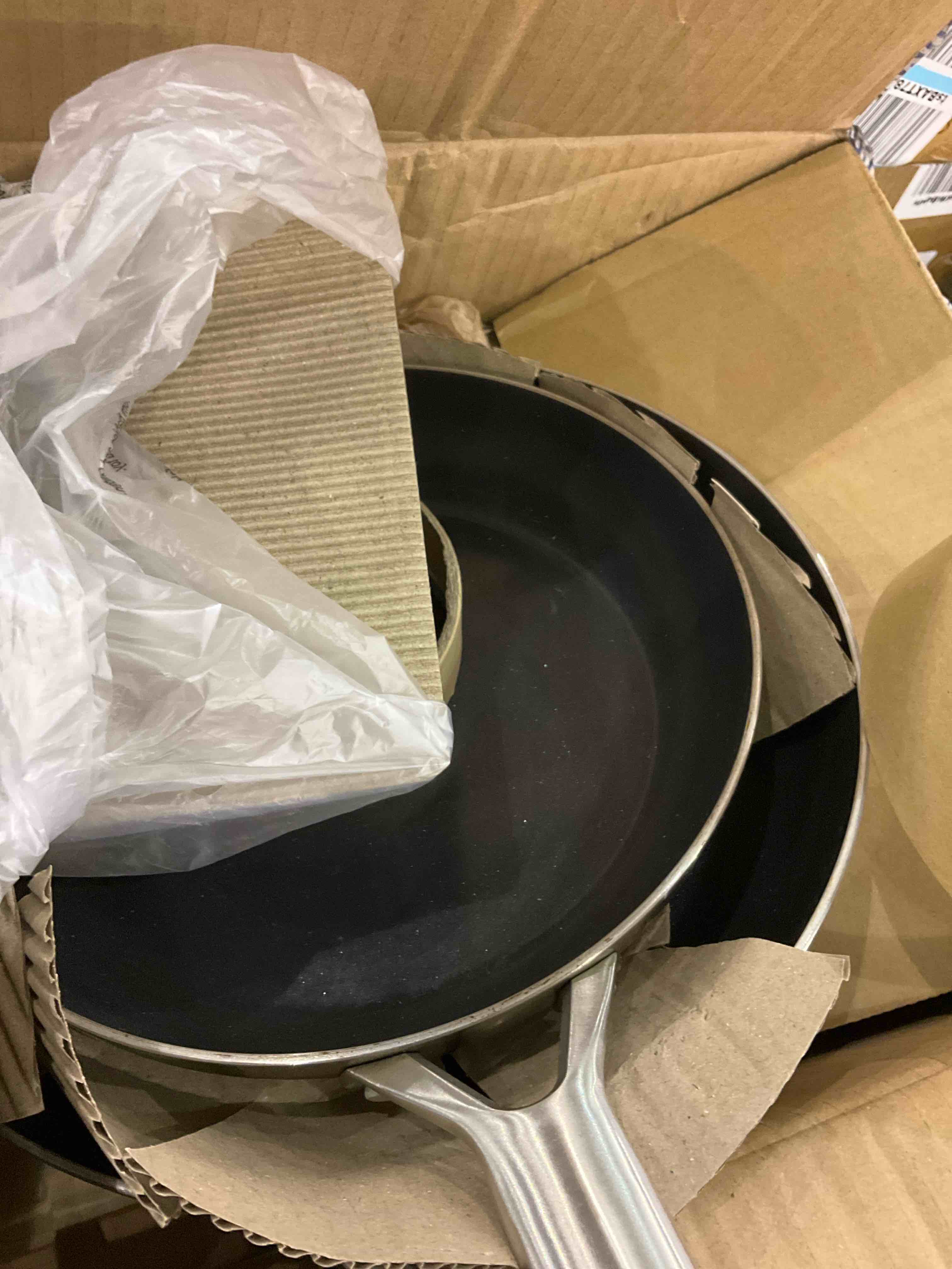 https://s3.amazonaws.com/lotting-images-prod/BargainHunt/EXS01560529_1716403614127.jpeg