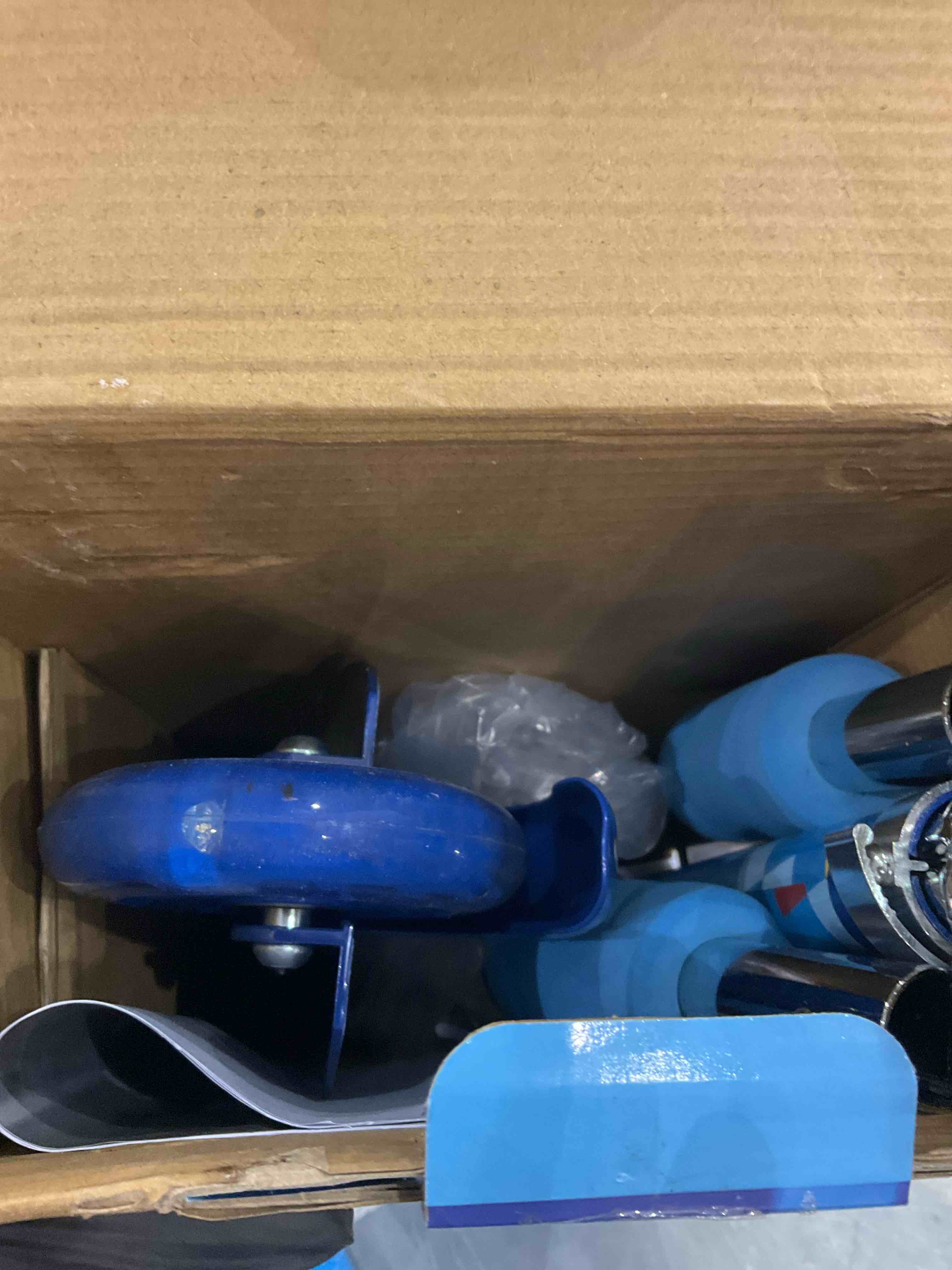 https://s3.amazonaws.com/lotting-images-prod/BargainHunt/EXS01560530_1716403747583.jpeg
