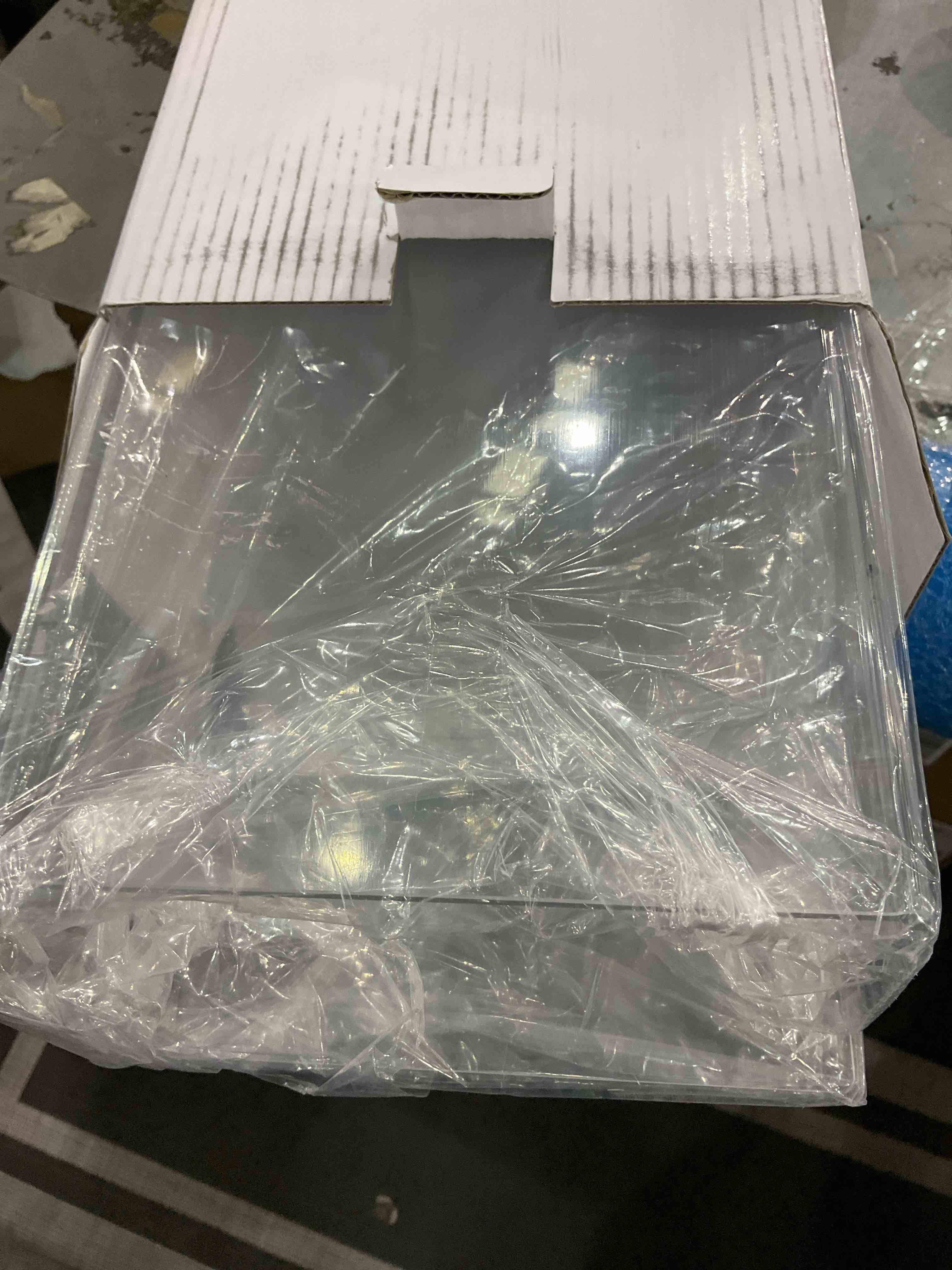 https://s3.amazonaws.com/lotting-images-prod/BargainHunt/EXS01560538_1716404530989.jpeg