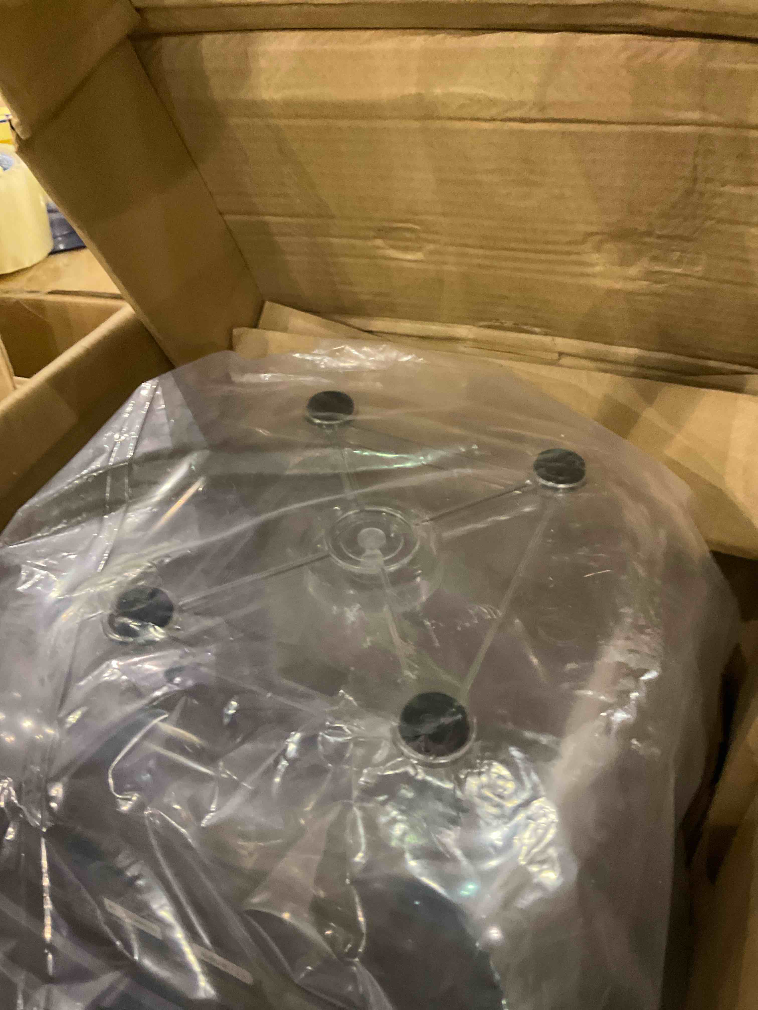https://s3.amazonaws.com/lotting-images-prod/BargainHunt/EXS01560546_1716405257450.jpeg