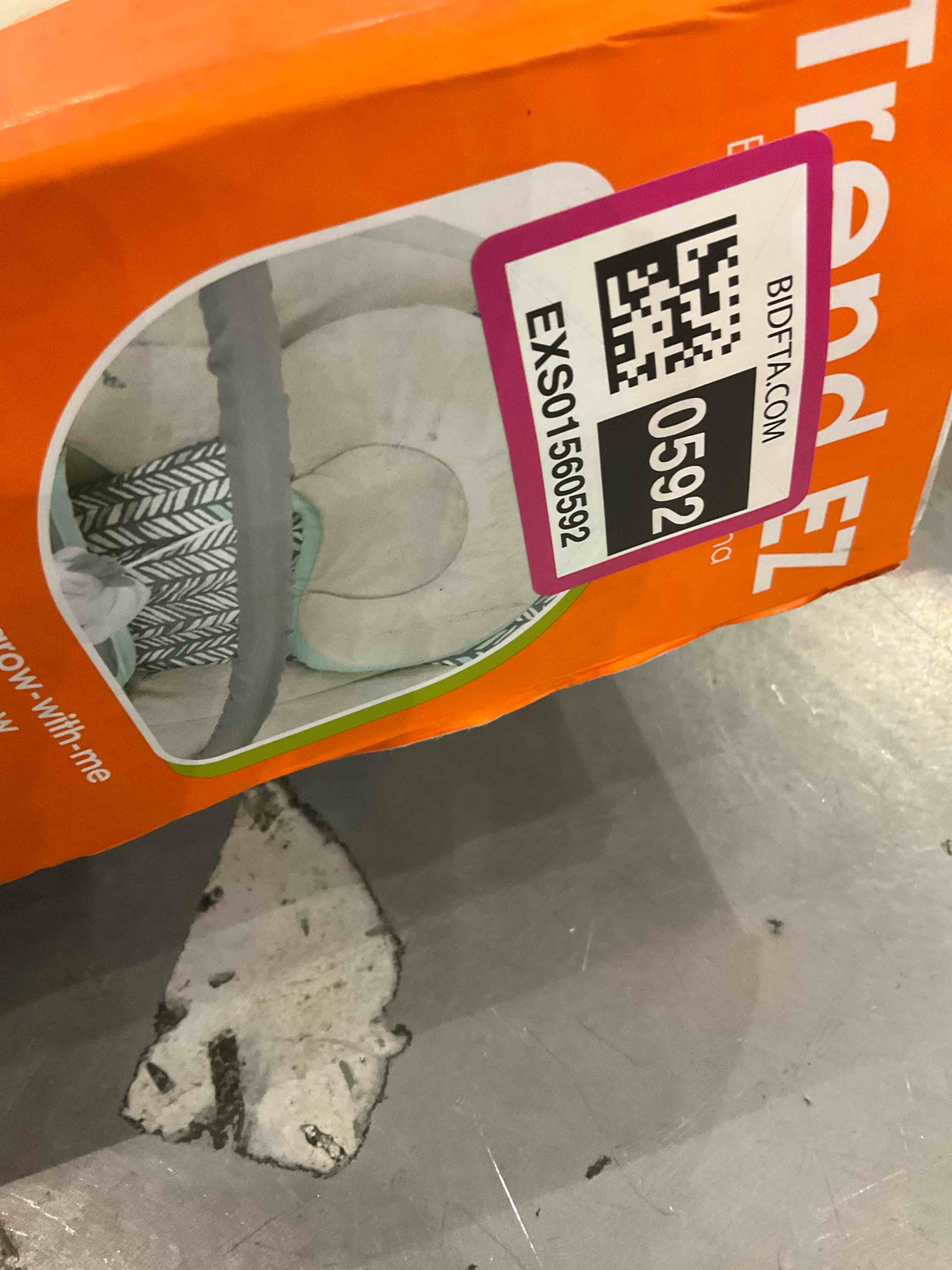 https://s3.amazonaws.com/lotting-images-prod/BargainHunt/EXS01560592_1716467313507.jpeg