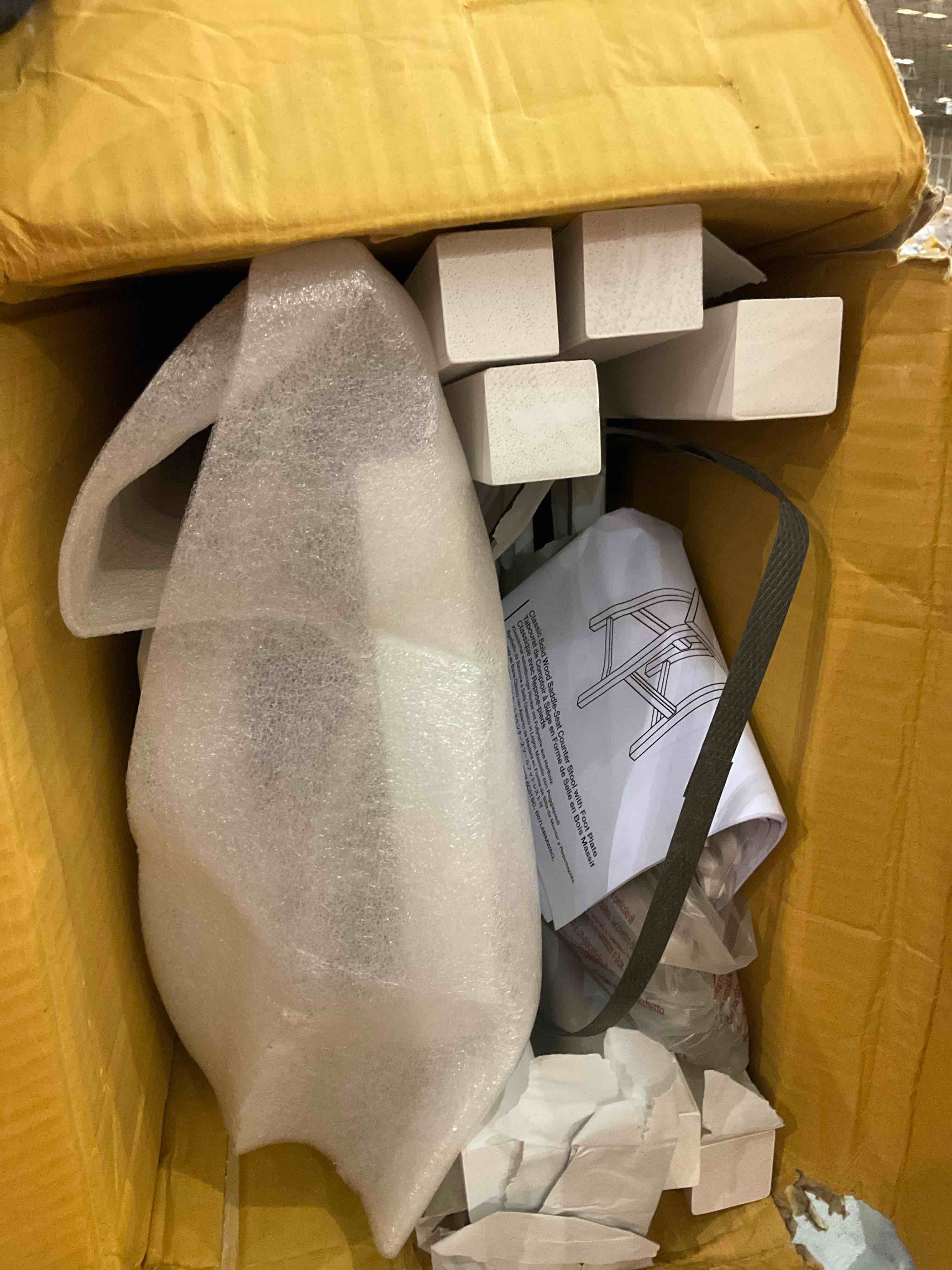 https://s3.amazonaws.com/lotting-images-prod/BargainHunt/EXS01560652_1716550471138.jpeg