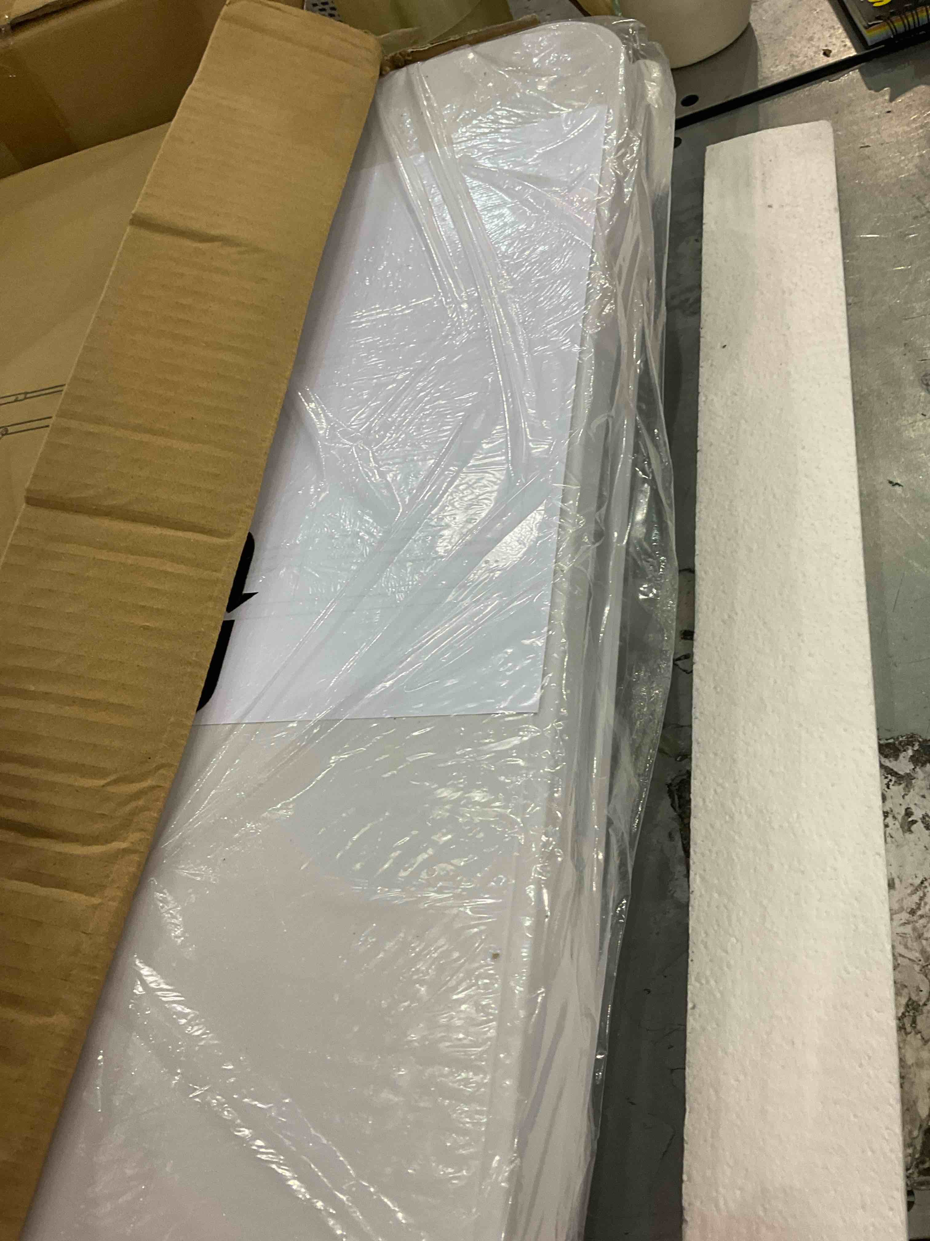 https://s3.amazonaws.com/lotting-images-prod/BargainHunt/EXS01560675_1716552712518.jpeg