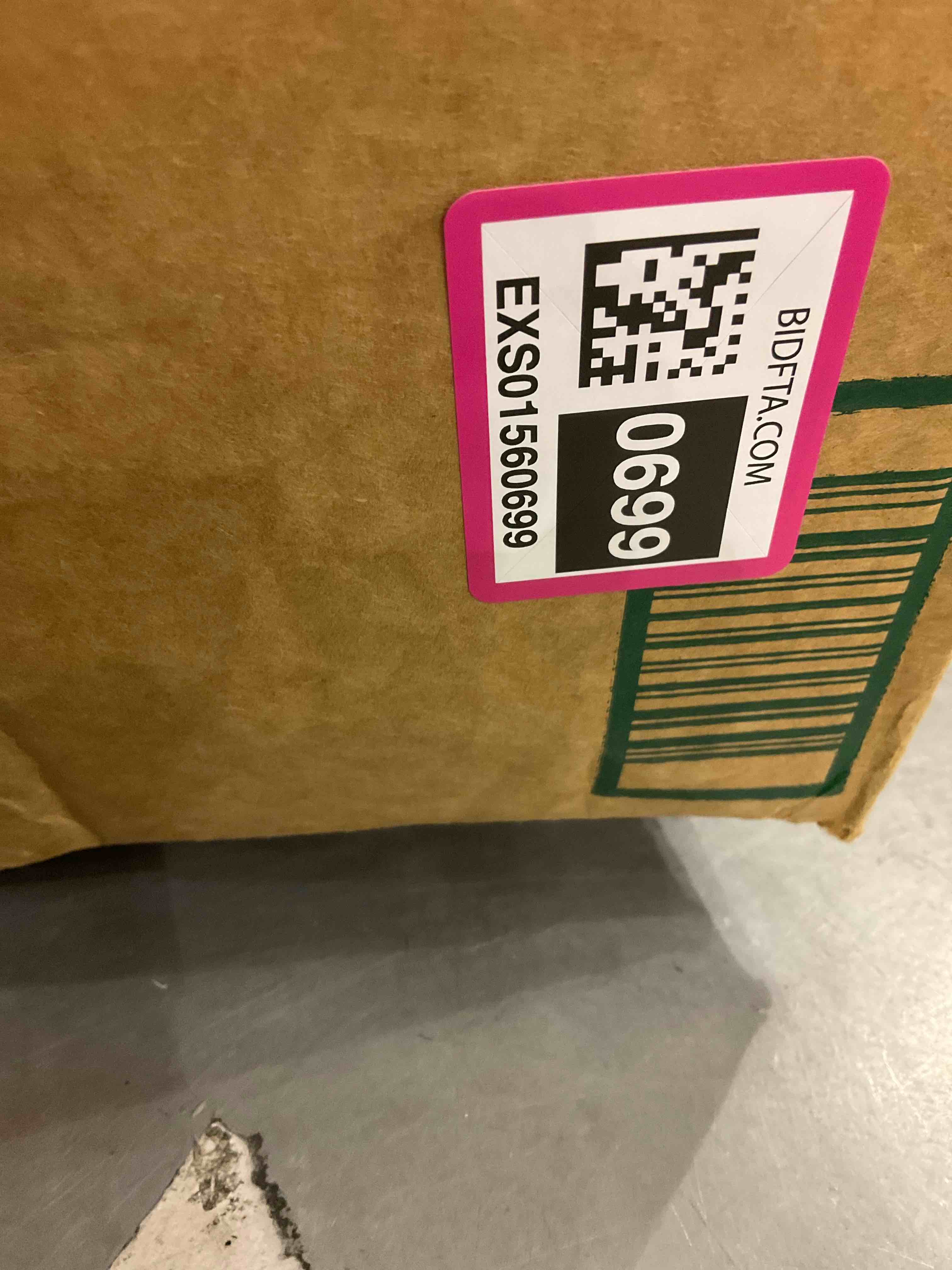 https://s3.amazonaws.com/lotting-images-prod/BargainHunt/EXS01560699_1716555230107.jpeg