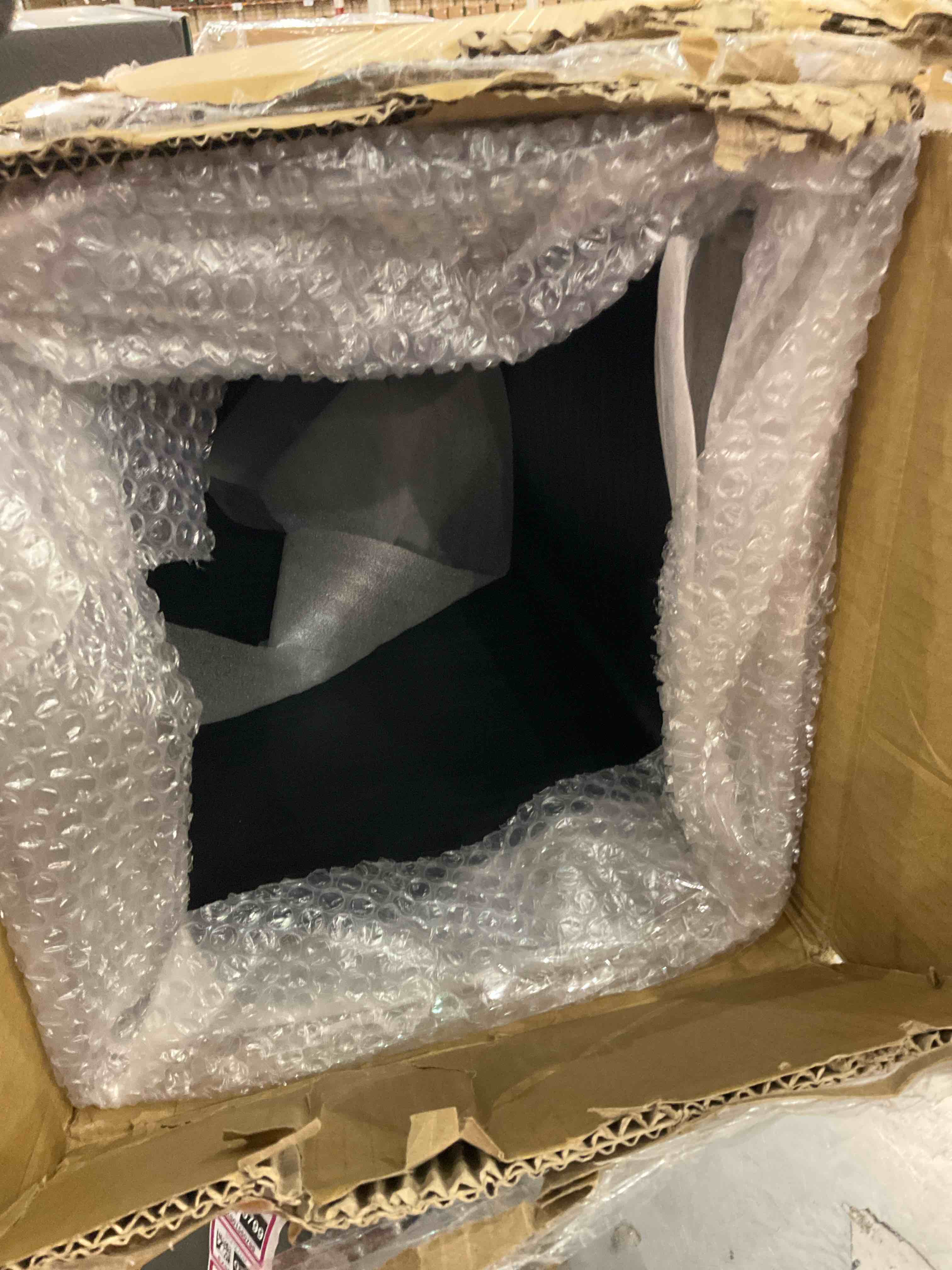 https://s3.amazonaws.com/lotting-images-prod/BargainHunt/EXS01560797_1716897171530.jpeg