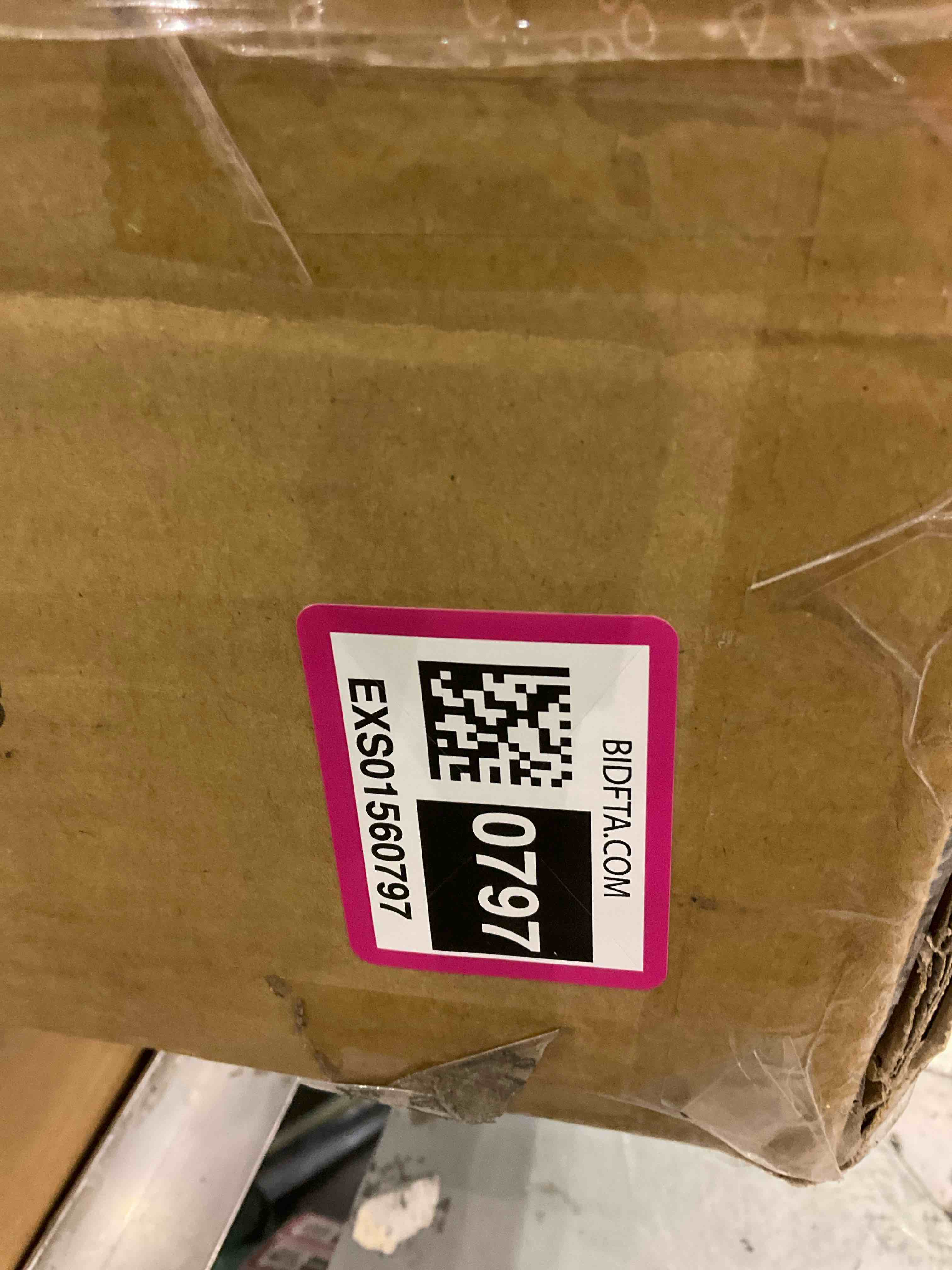 https://s3.amazonaws.com/lotting-images-prod/BargainHunt/EXS01560797_1716897187907.jpeg