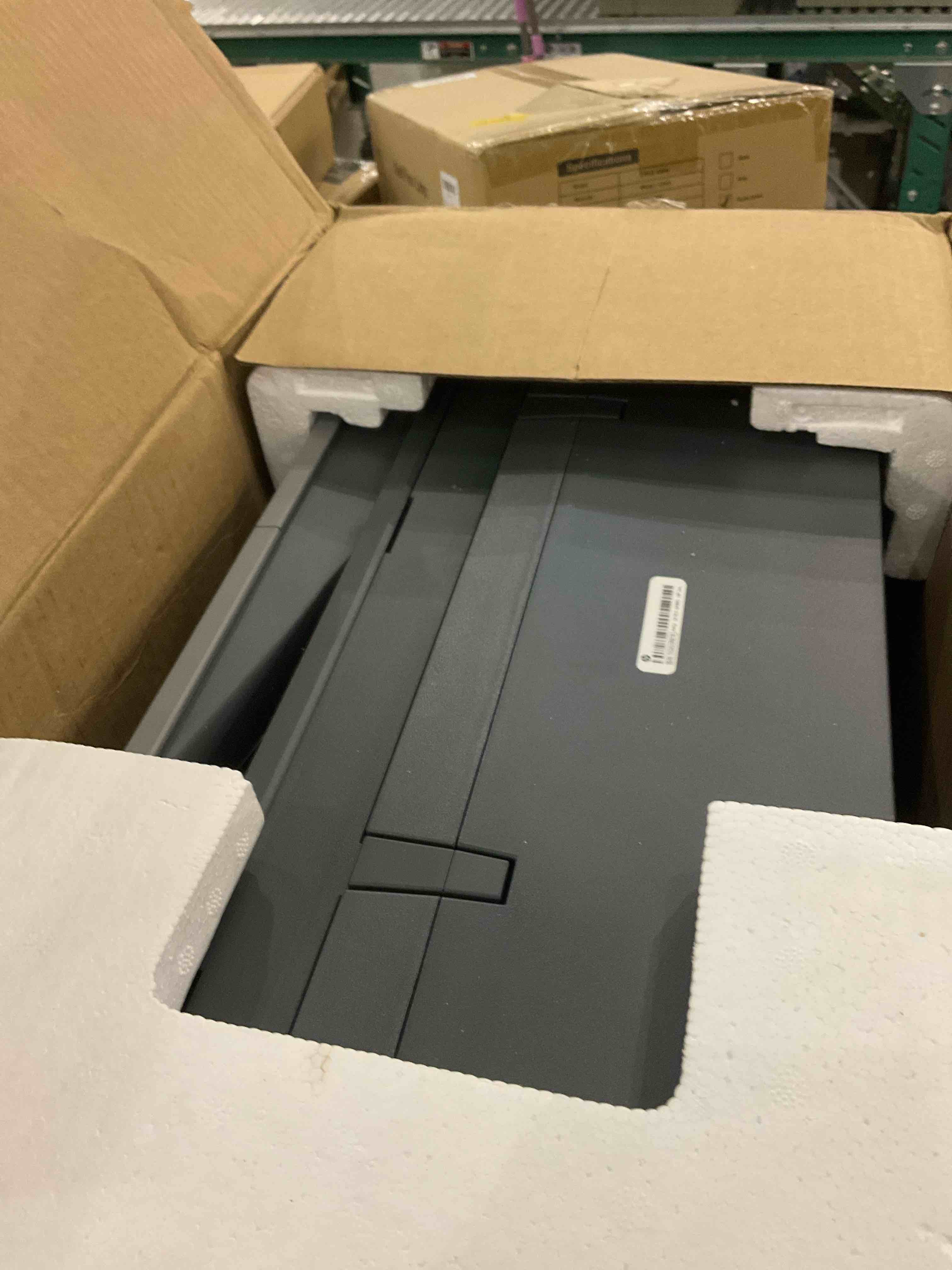 https://s3.amazonaws.com/lotting-images-prod/BargainHunt/EXS01560803_1716897731285.jpeg