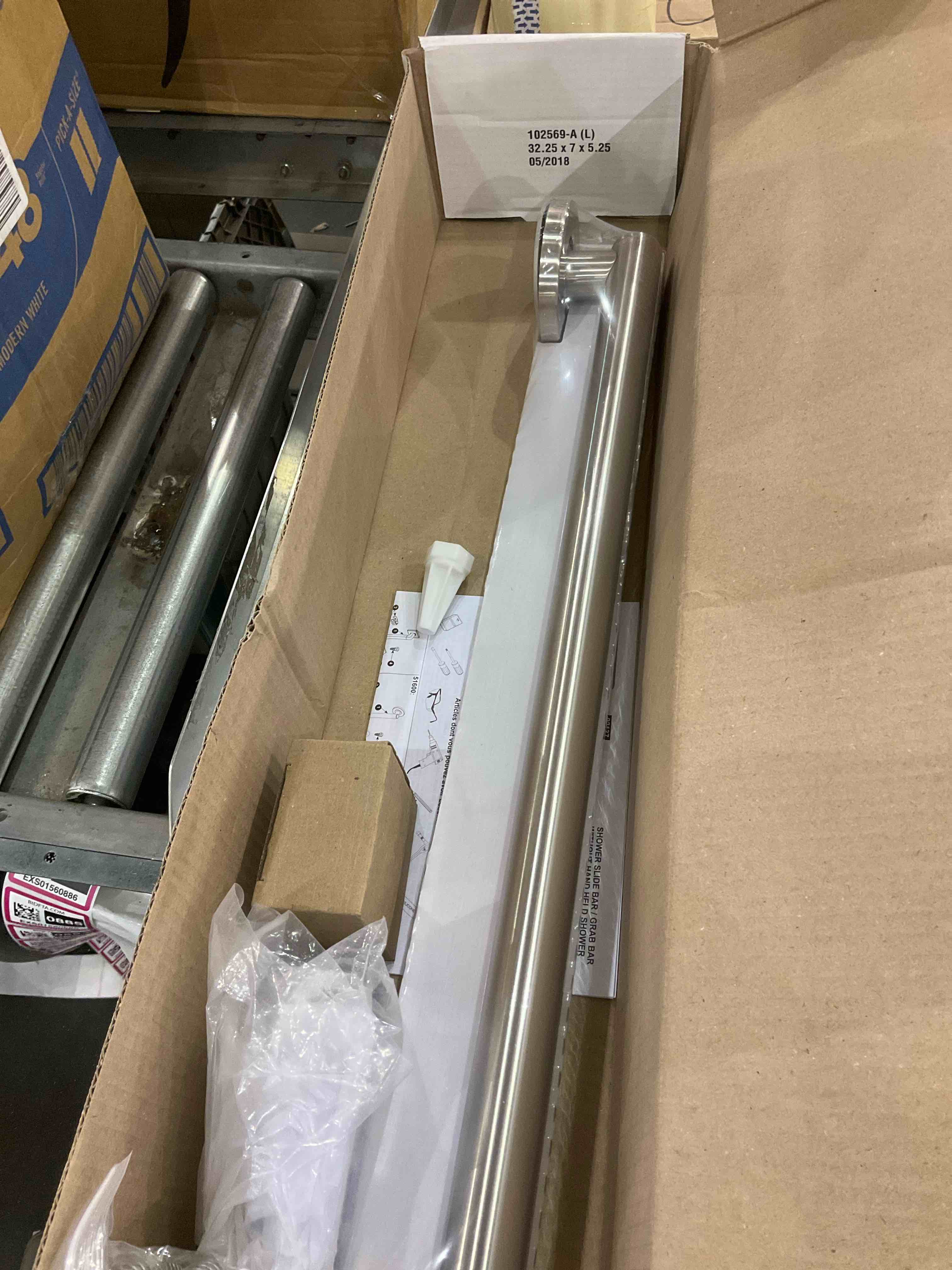 https://s3.amazonaws.com/lotting-images-prod/BargainHunt/EXS01560864_1716982025434.jpeg