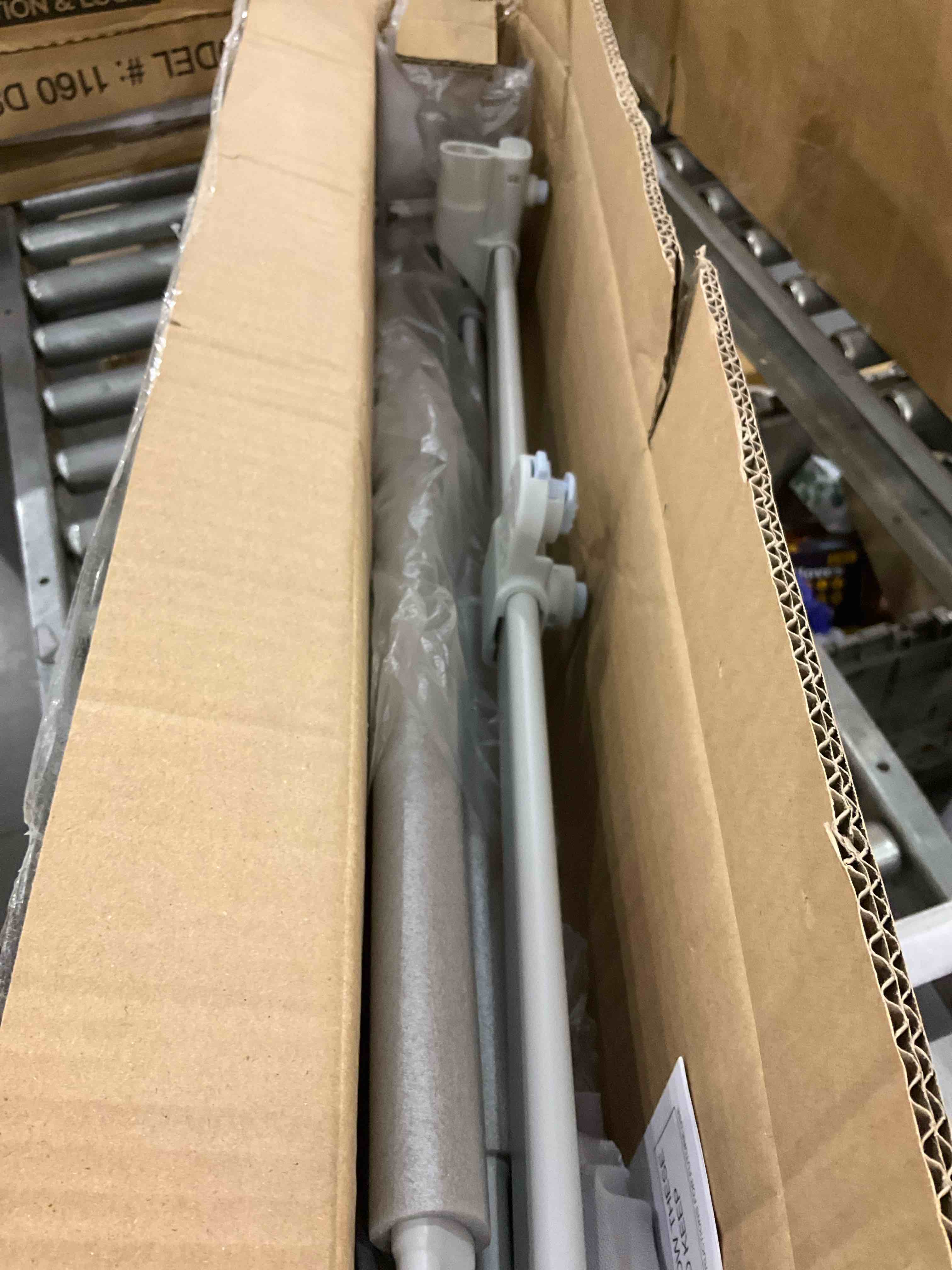 https://s3.amazonaws.com/lotting-images-prod/BargainHunt/EXS01560865_1716982196325.jpeg
