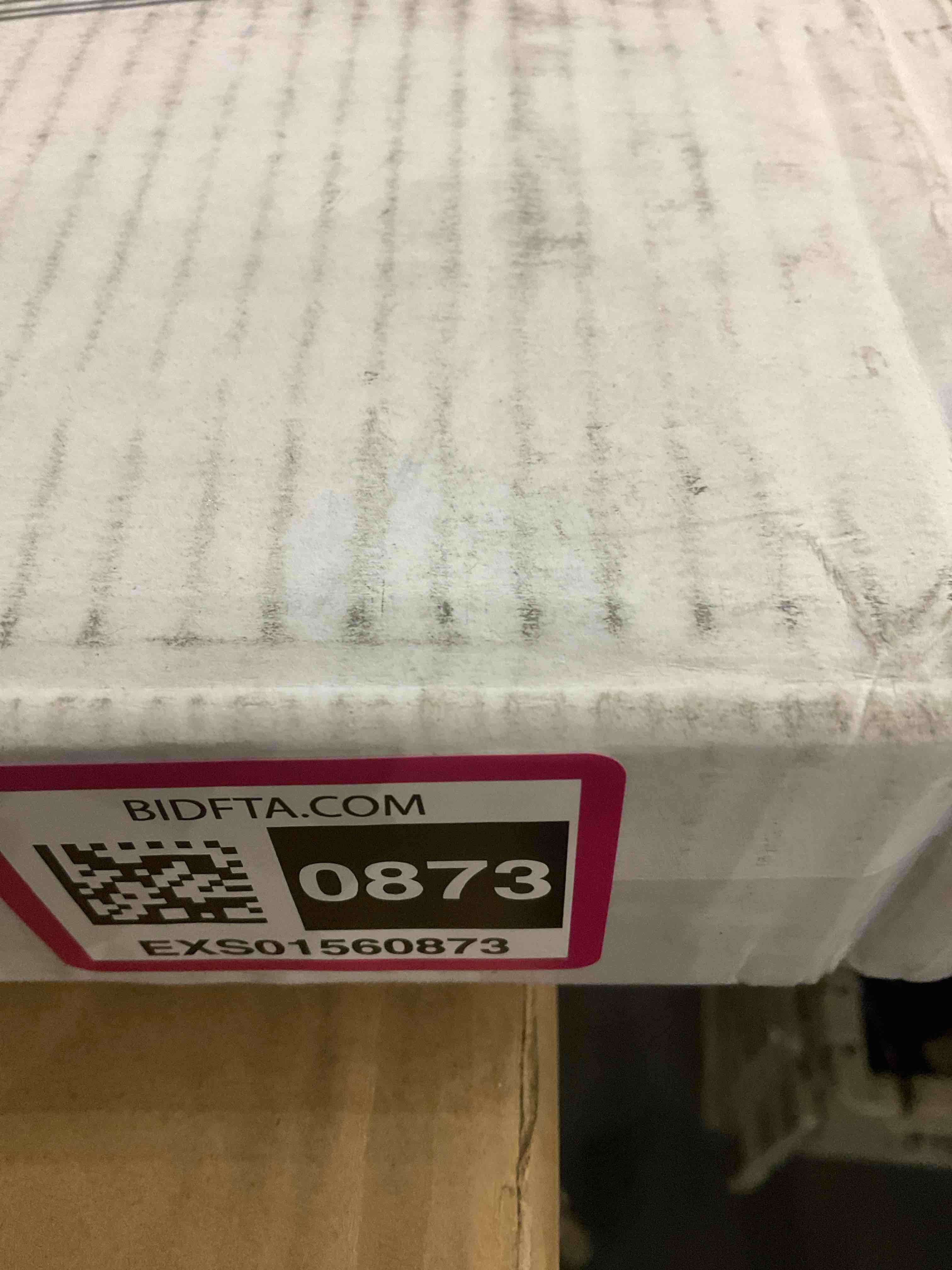 https://s3.amazonaws.com/lotting-images-prod/BargainHunt/EXS01560873_1716983011708.jpeg
