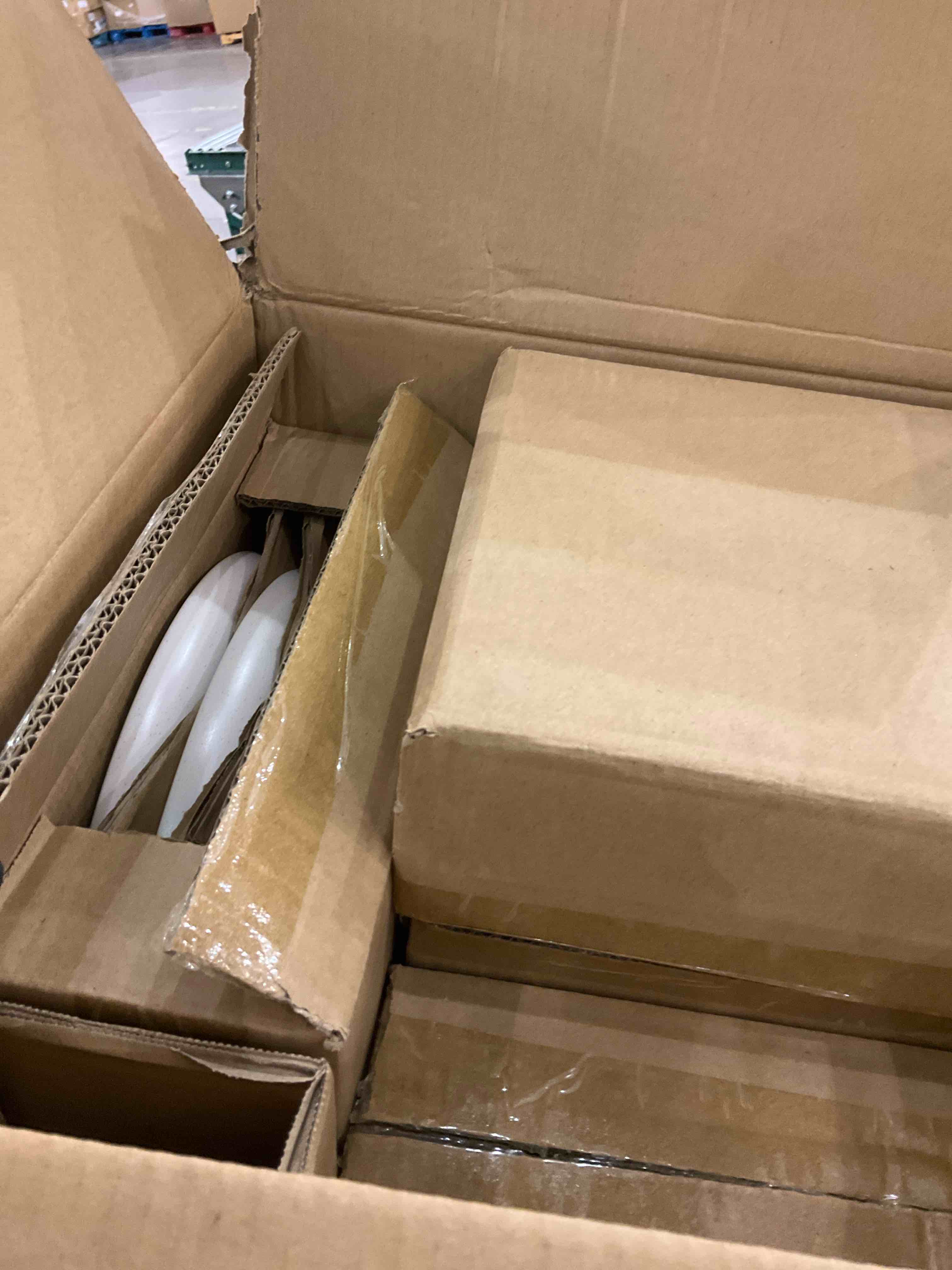https://s3.amazonaws.com/lotting-images-prod/BargainHunt/EXS01560893_1716985705477.jpeg