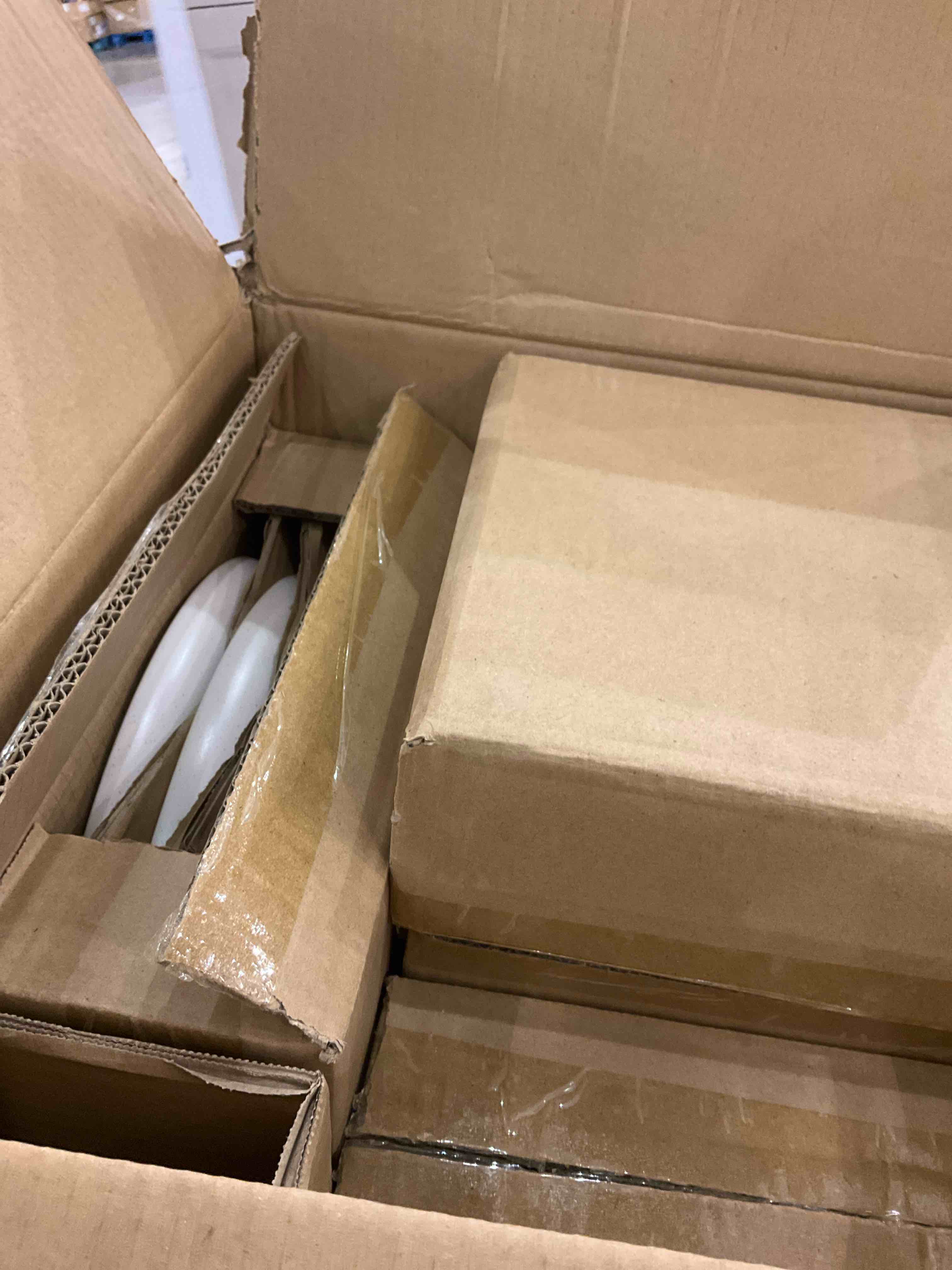 https://s3.amazonaws.com/lotting-images-prod/BargainHunt/EXS01560893_1716985706696.jpeg