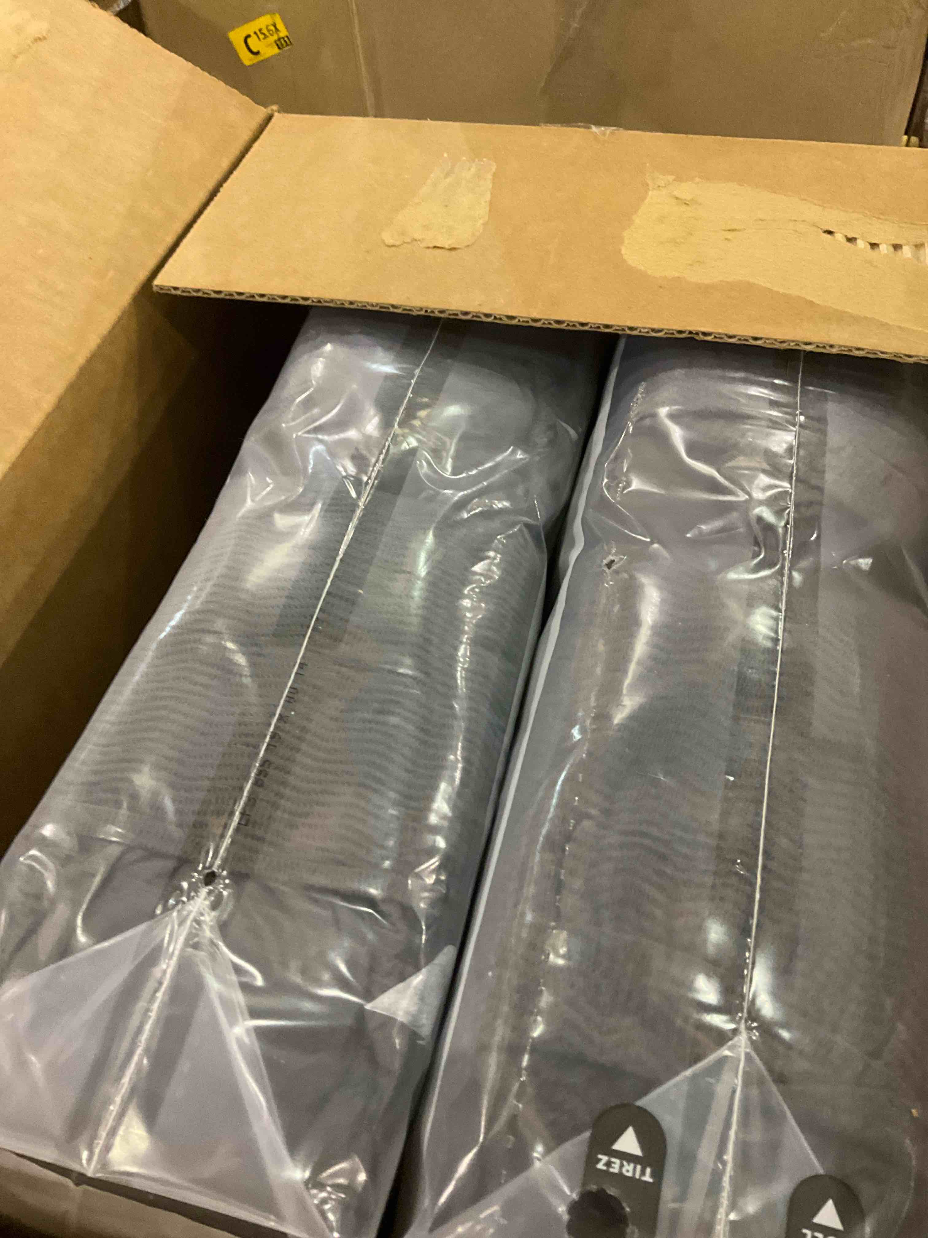 https://s3.amazonaws.com/lotting-images-prod/BargainHunt/EXS01560900_1716986626926.jpeg