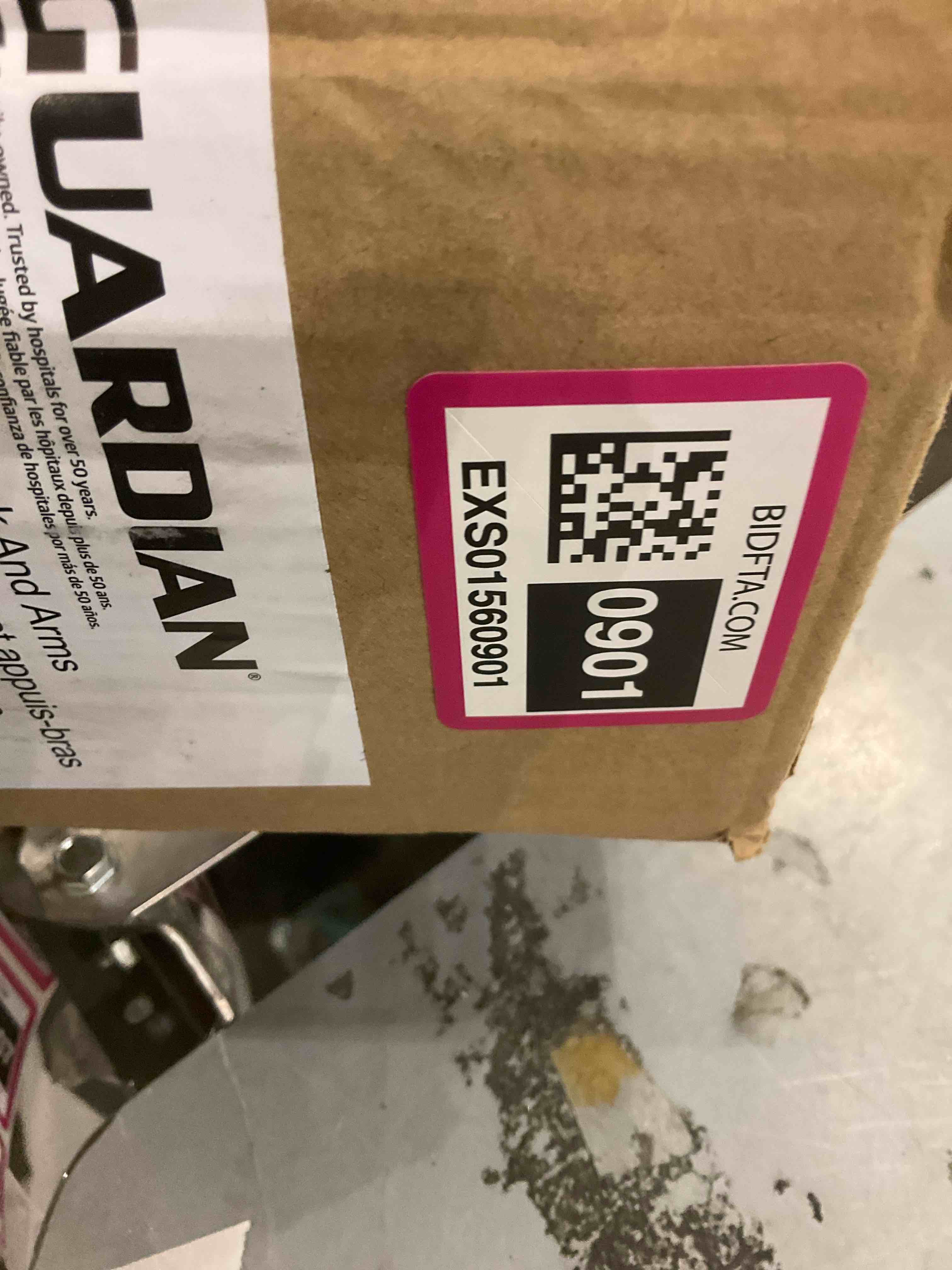 https://s3.amazonaws.com/lotting-images-prod/BargainHunt/EXS01560901_1716986712828.jpeg