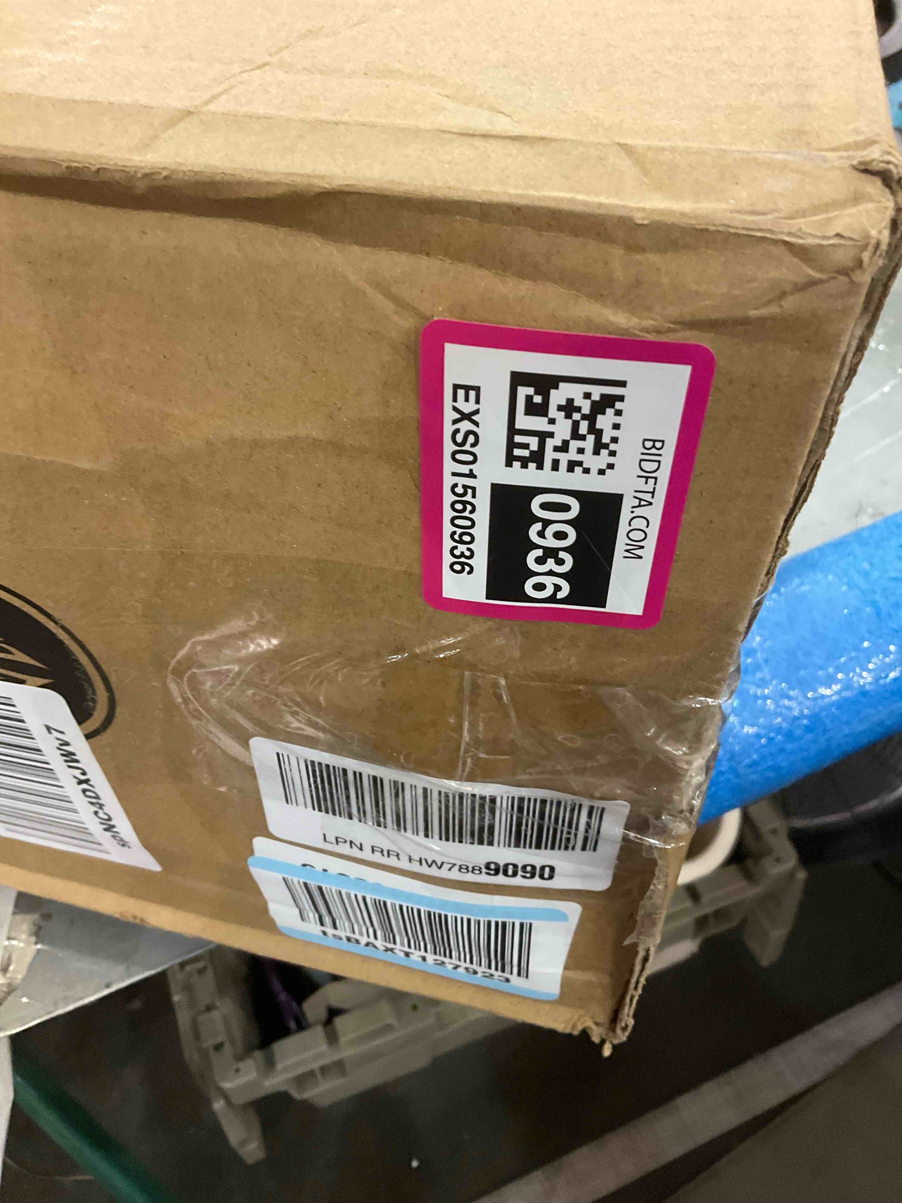 https://s3.amazonaws.com/lotting-images-prod/BargainHunt/EXS01560936_1716991984472.jpeg
