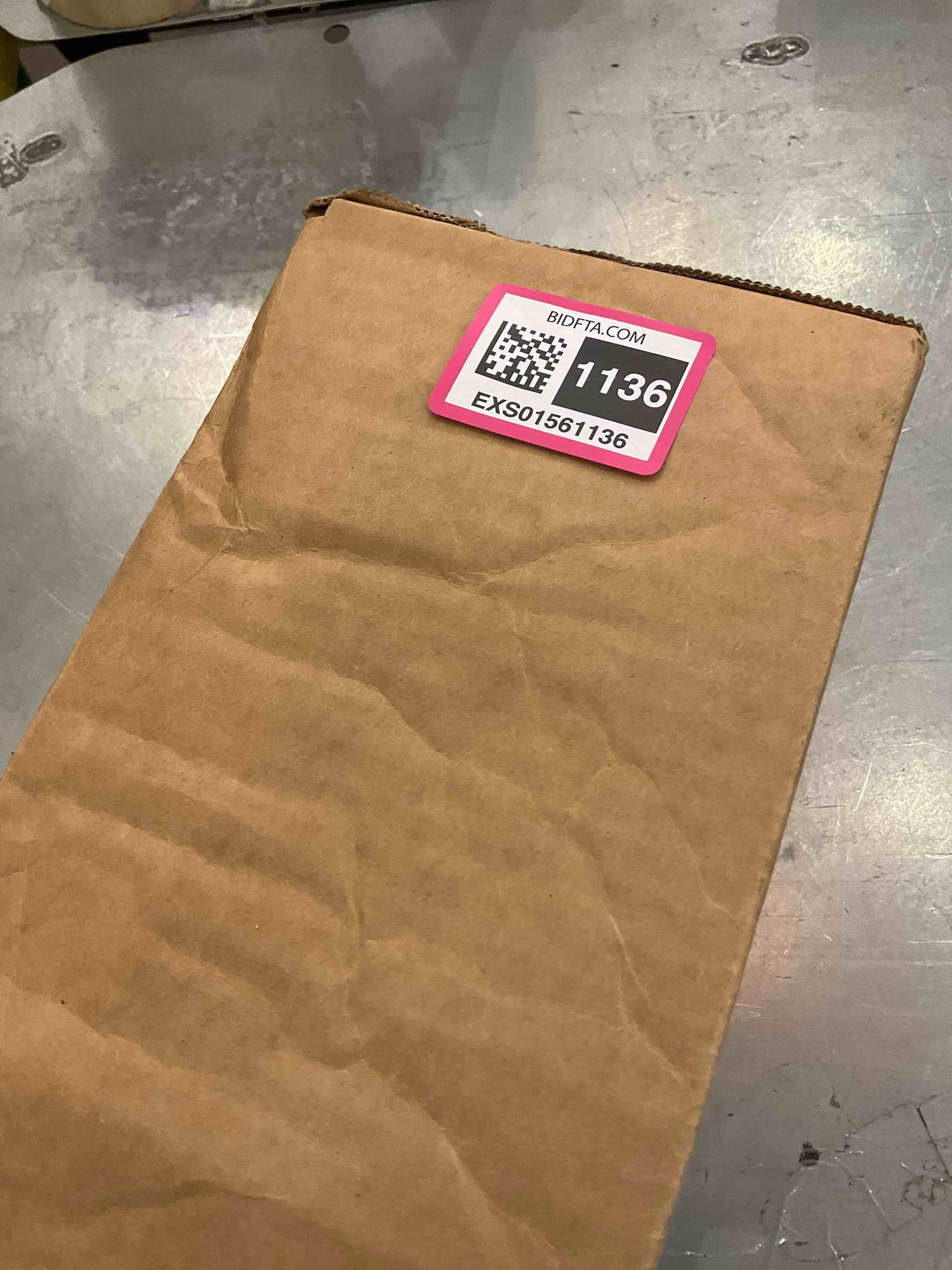 https://s3.amazonaws.com/lotting-images-prod/BargainHunt/EXS01561136_1716224477844.jpeg