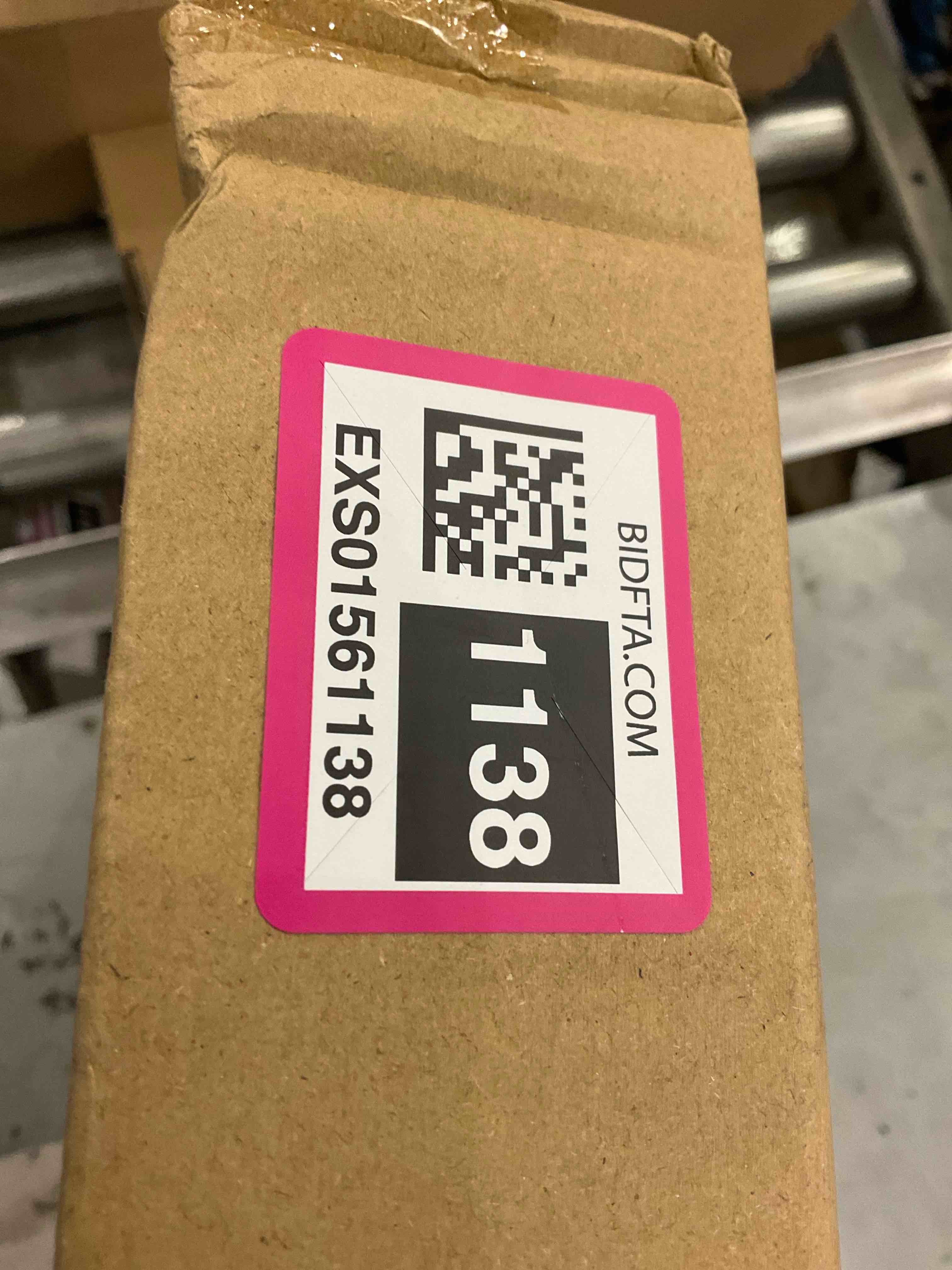 https://s3.amazonaws.com/lotting-images-prod/BargainHunt/EXS01561138_1716224738018.jpeg