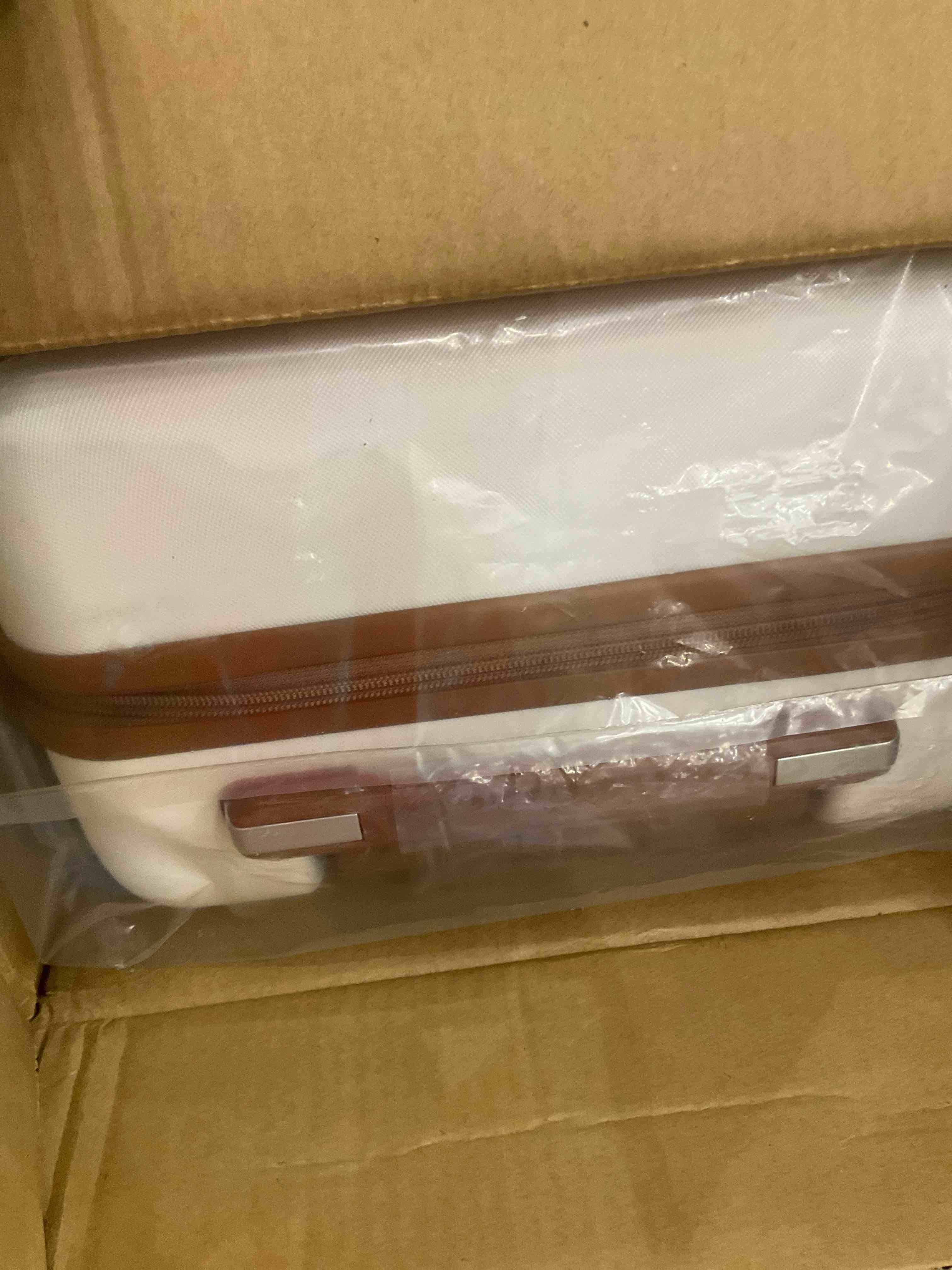 https://s3.amazonaws.com/lotting-images-prod/BargainHunt/EXS01561355_1716317195953.jpeg