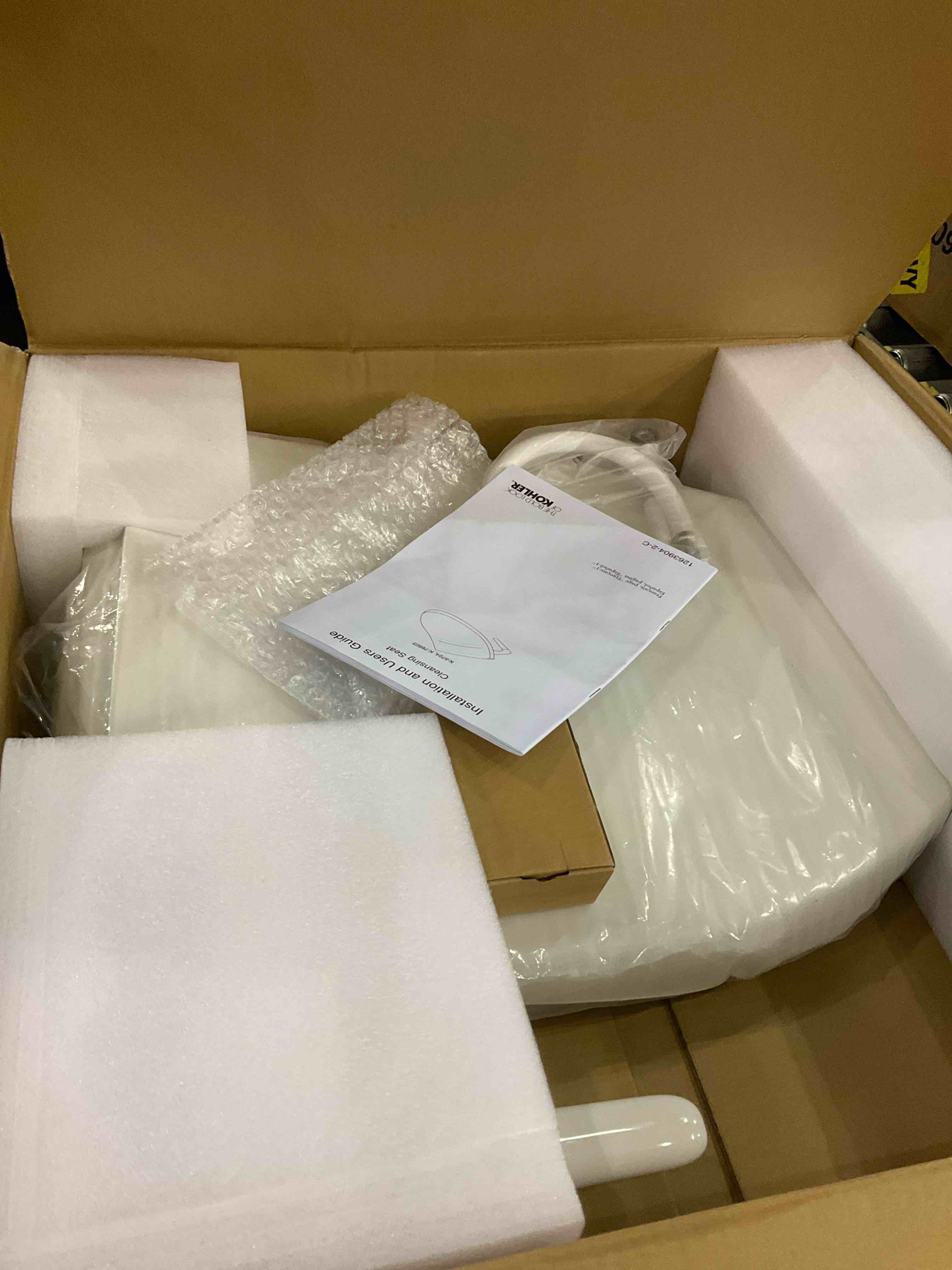 https://s3.amazonaws.com/lotting-images-prod/BargainHunt/EXS01561393_1716379371538.jpeg