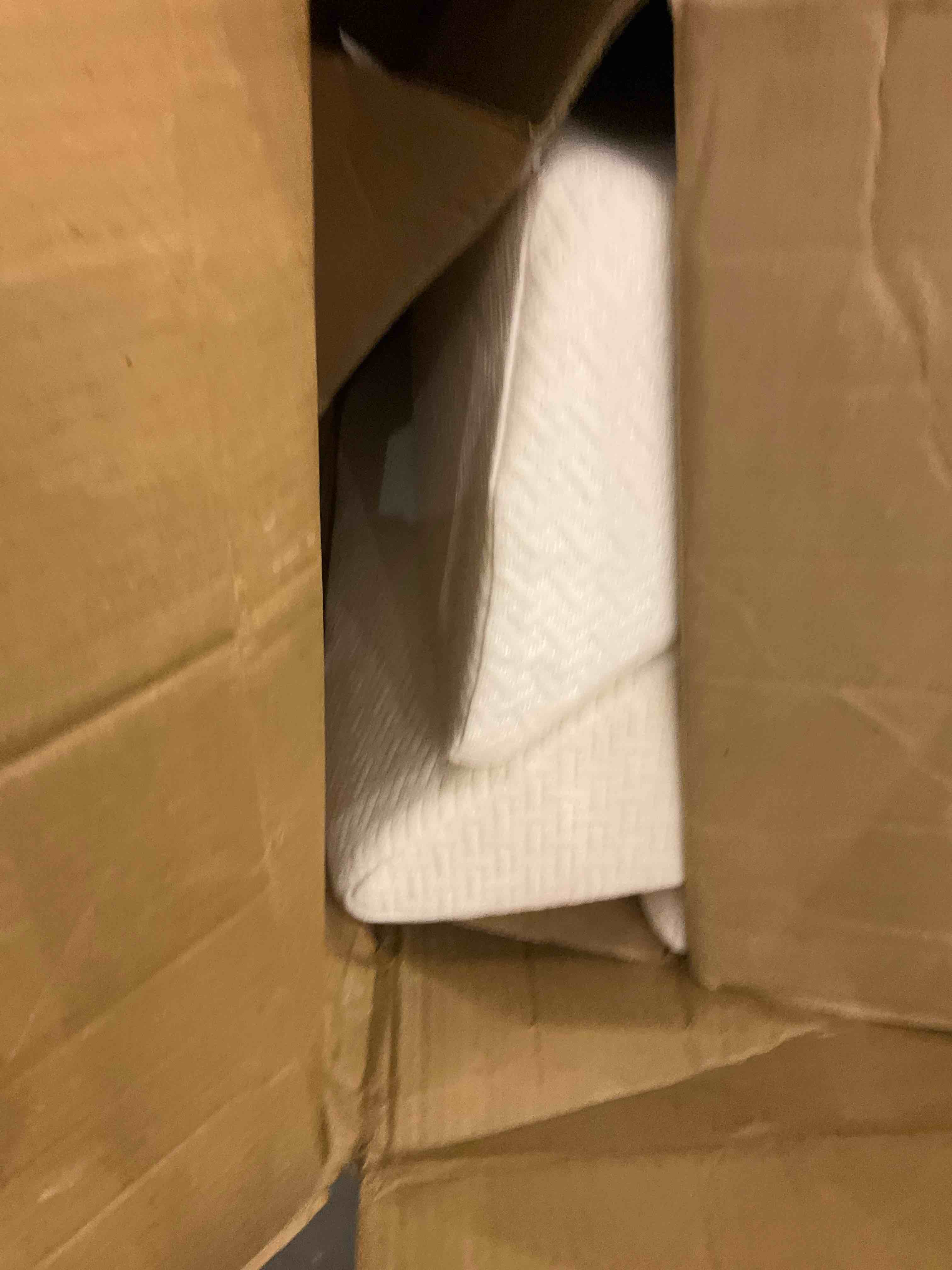 https://s3.amazonaws.com/lotting-images-prod/BargainHunt/EXS01561411_1716381284520.jpeg
