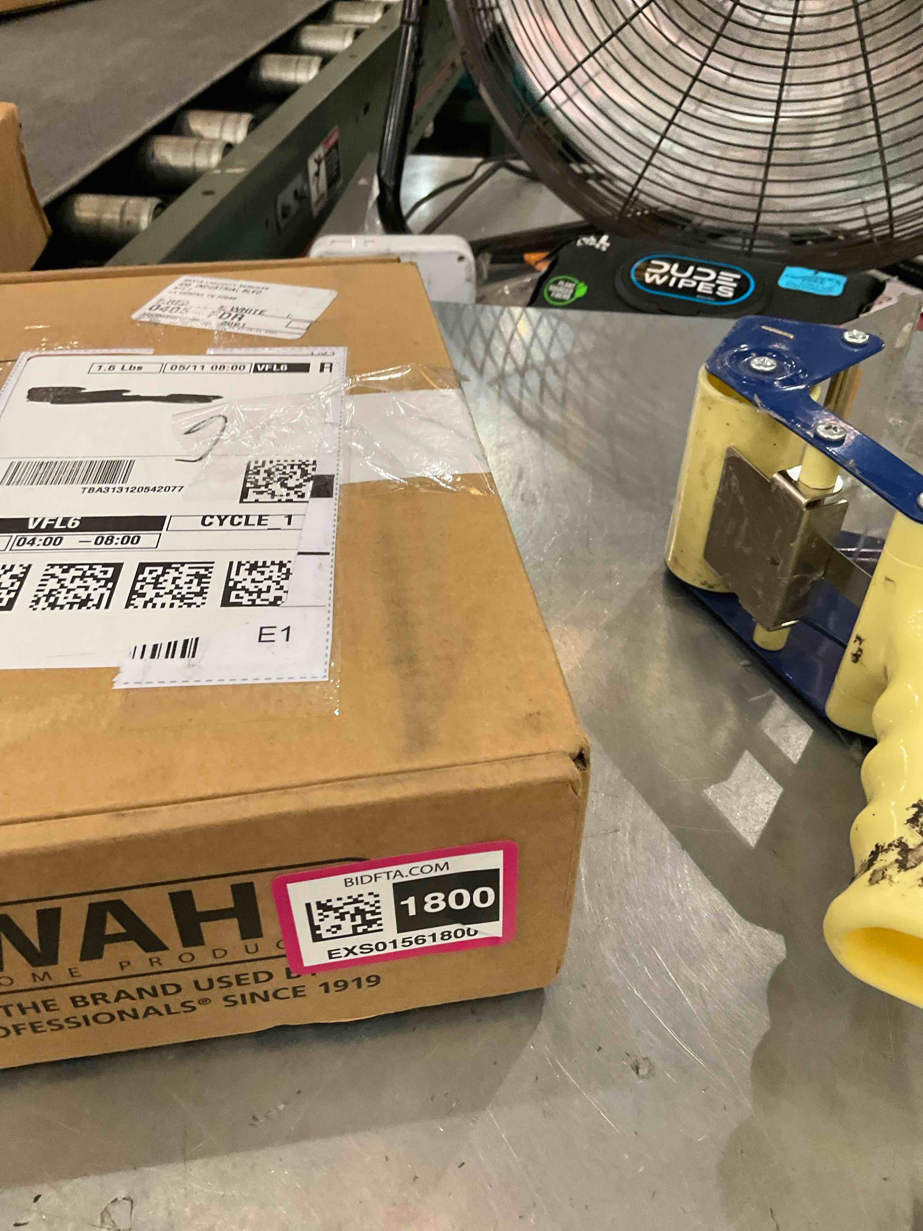 https://s3.amazonaws.com/lotting-images-prod/BargainHunt/EXS01561800_1717089359837.jpeg