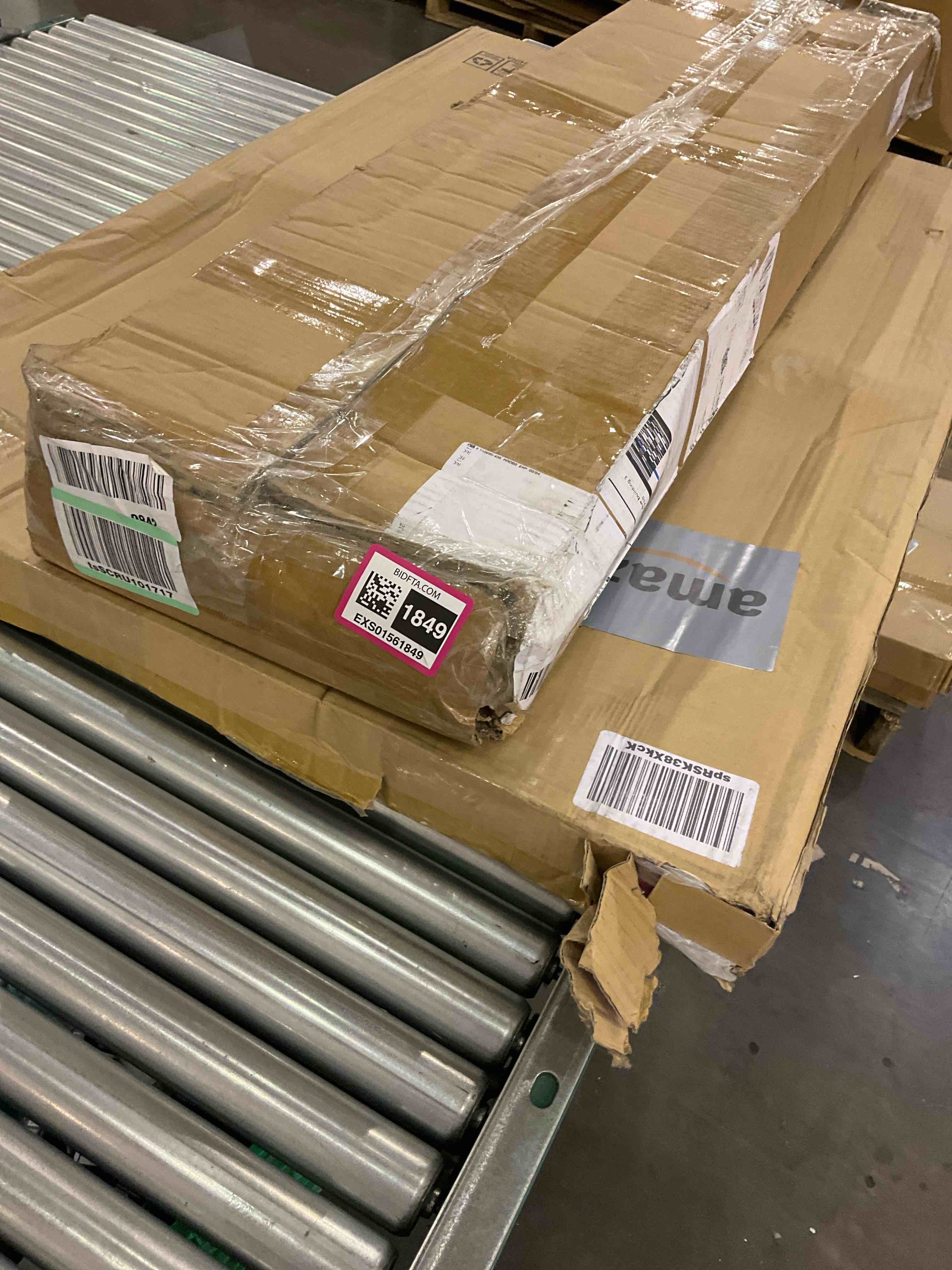 https://s3.amazonaws.com/lotting-images-prod/BargainHunt/EXS01561849_1717155057428.jpeg