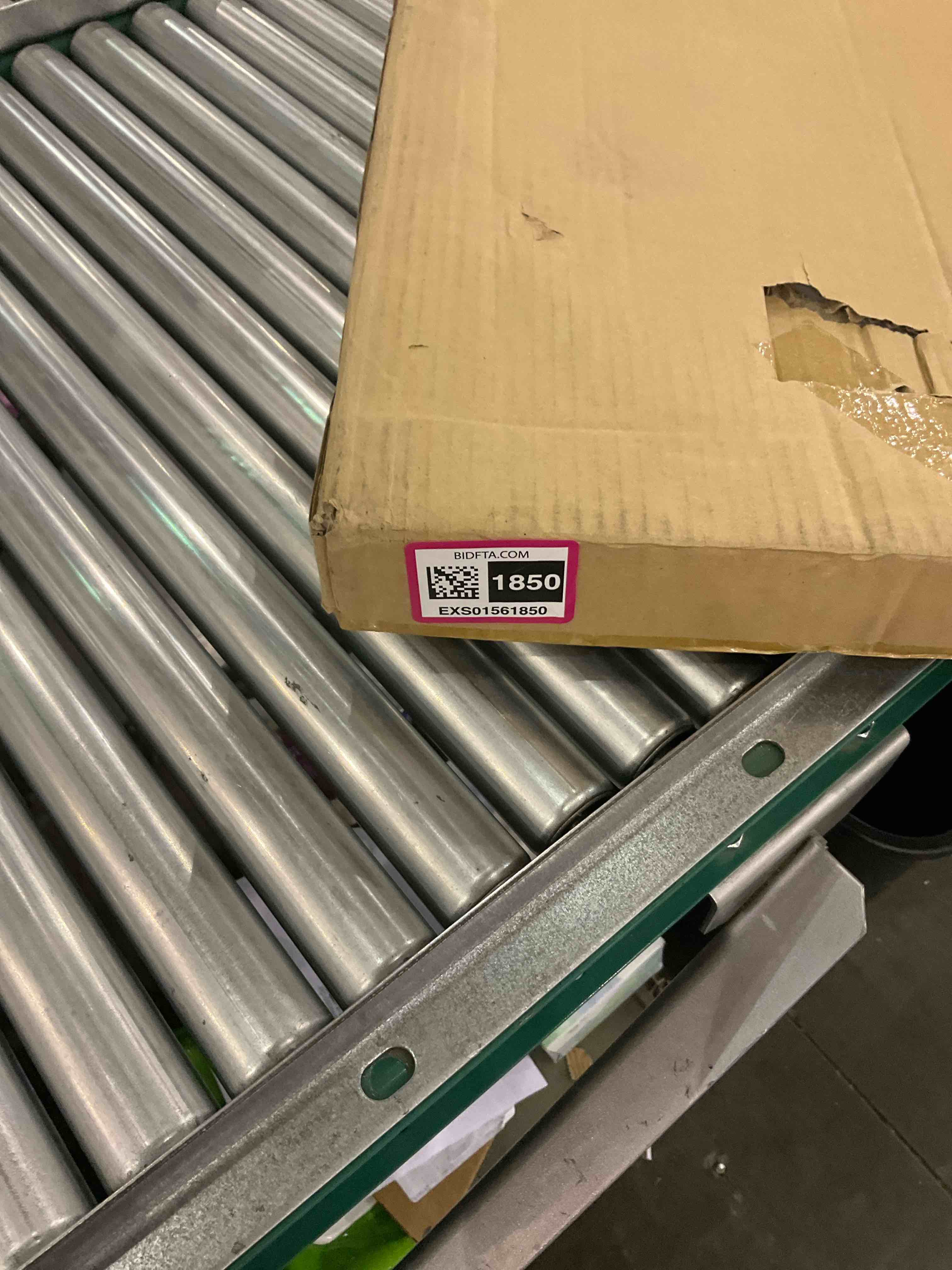 https://s3.amazonaws.com/lotting-images-prod/BargainHunt/EXS01561850_1717155106838.jpeg