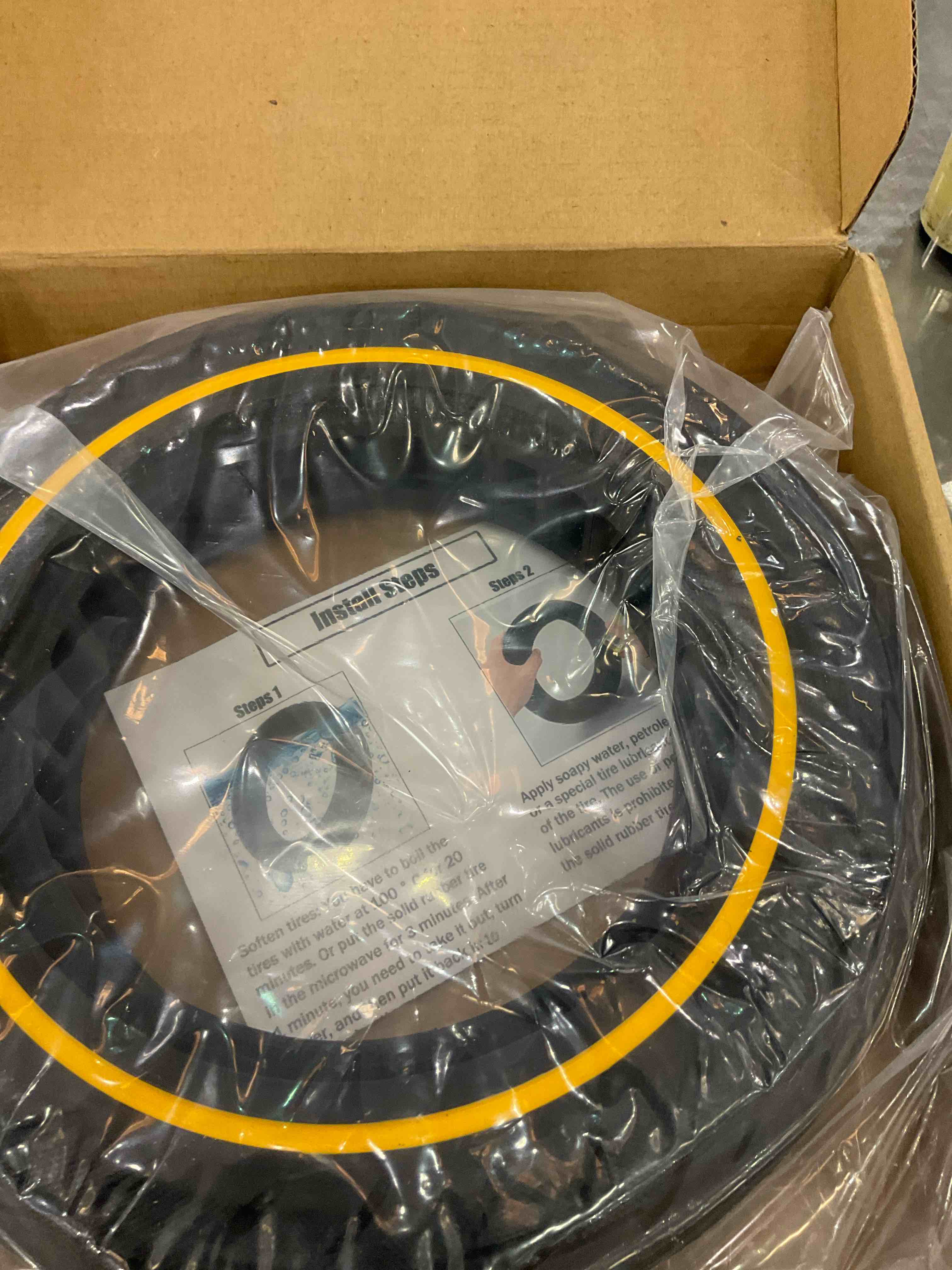 https://s3.amazonaws.com/lotting-images-prod/BargainHunt/EXS01562002_1716312268524.jpeg