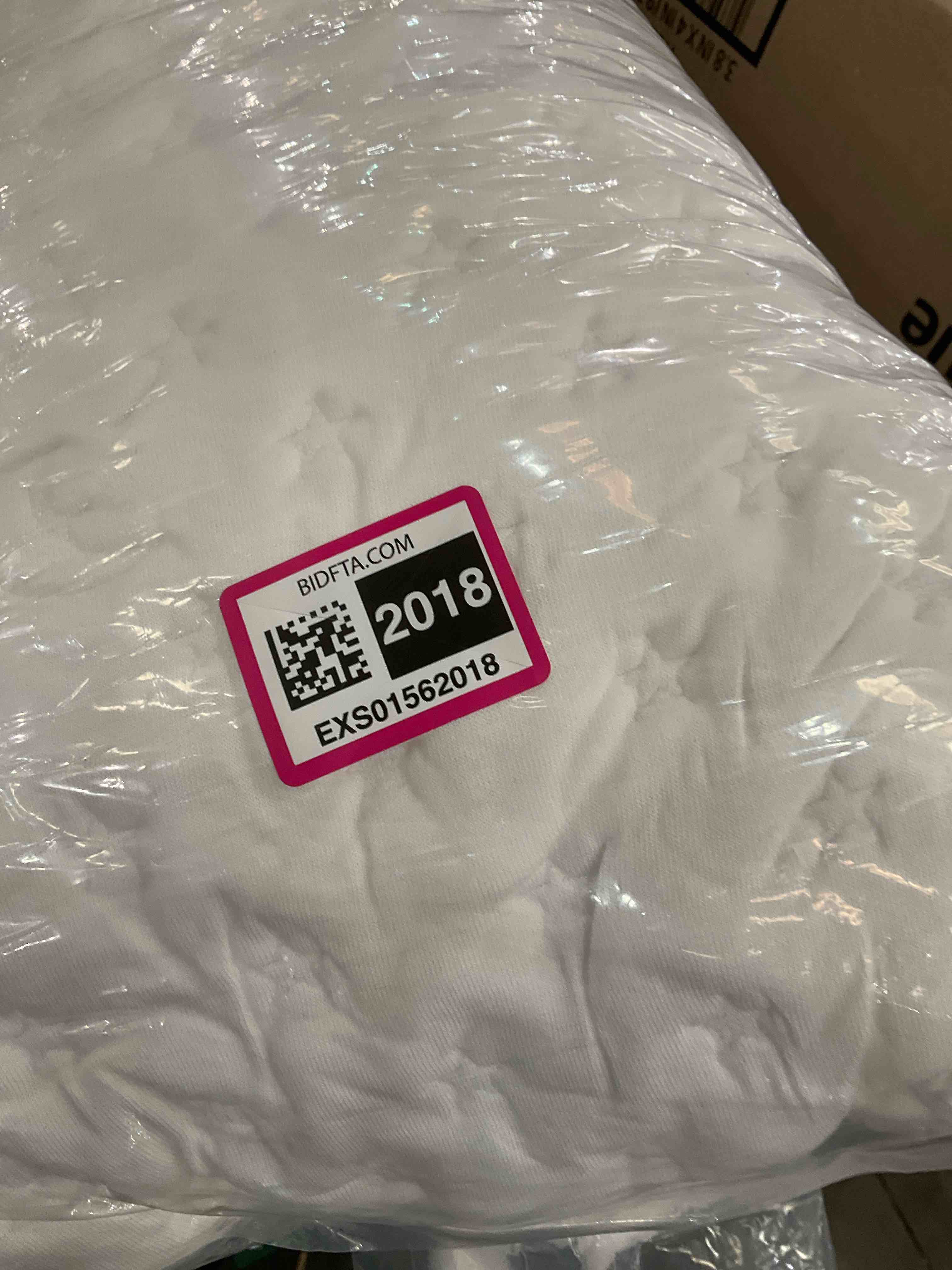 https://s3.amazonaws.com/lotting-images-prod/BargainHunt/EXS01562018_1716313709062.jpeg