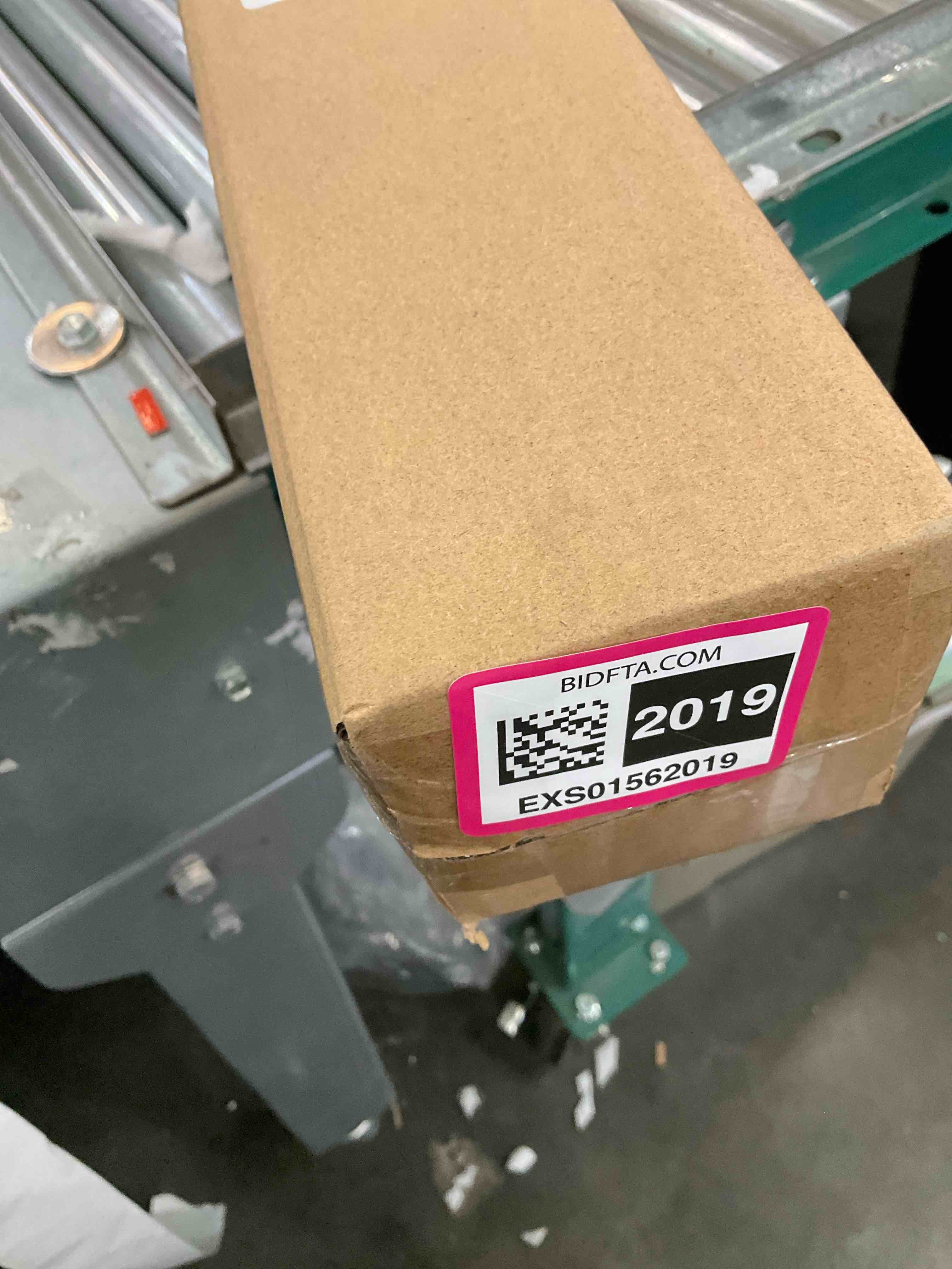 https://s3.amazonaws.com/lotting-images-prod/BargainHunt/EXS01562019_1716313745454.jpeg