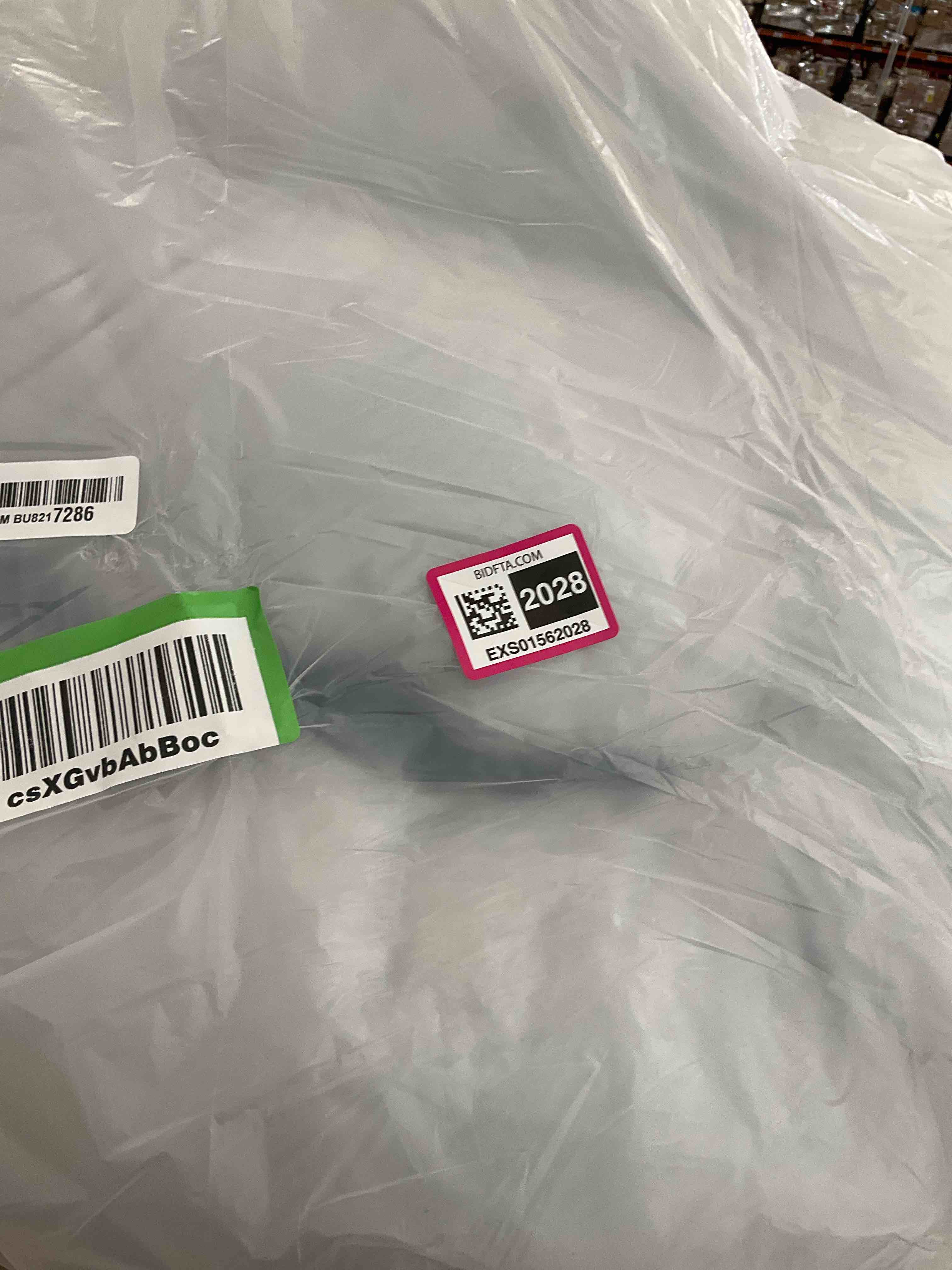https://s3.amazonaws.com/lotting-images-prod/BargainHunt/EXS01562028_1716315471895.jpeg