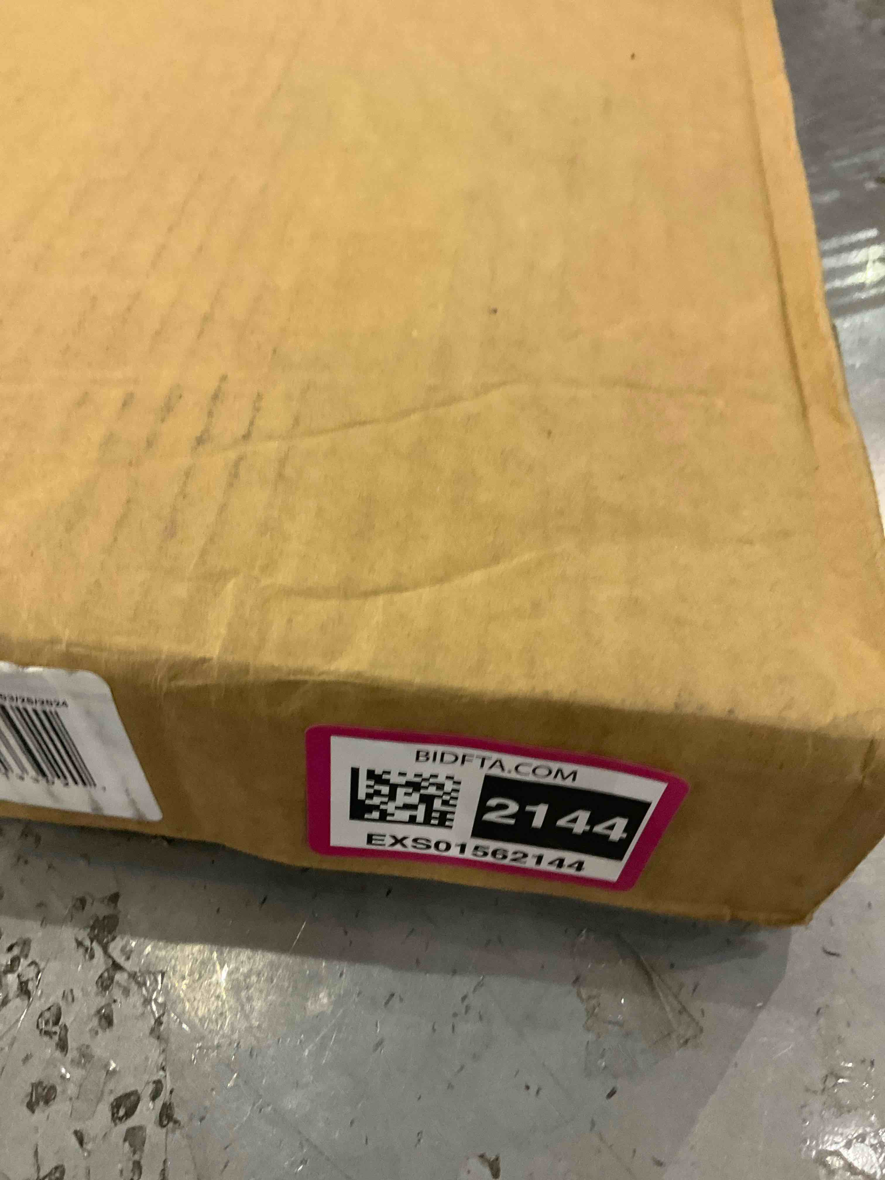 https://s3.amazonaws.com/lotting-images-prod/BargainHunt/EXS01562144_1716462629351.jpeg