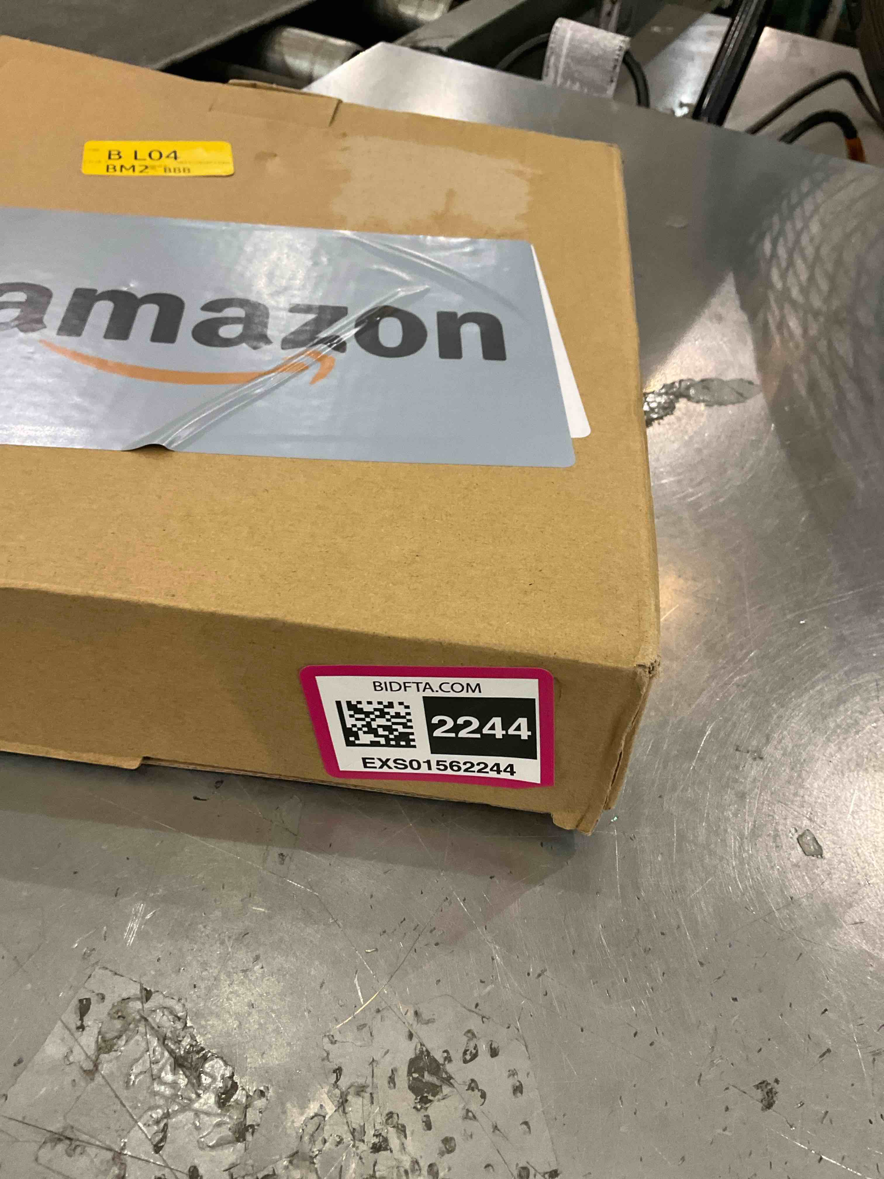 https://s3.amazonaws.com/lotting-images-prod/BargainHunt/EXS01562244_1716477396649.jpeg
