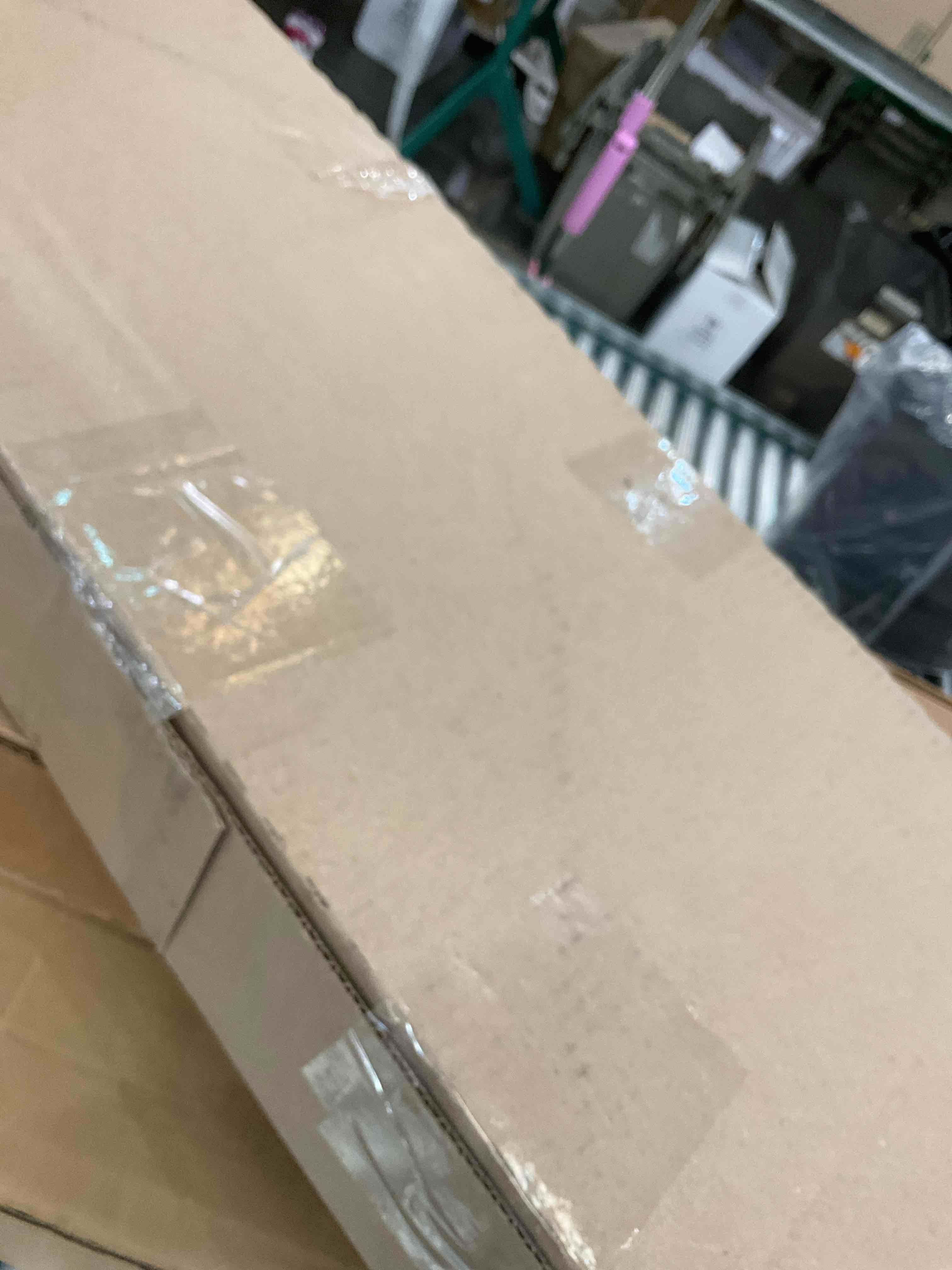 https://s3.amazonaws.com/lotting-images-prod/BargainHunt/EXS01562278_1716483378077.jpeg