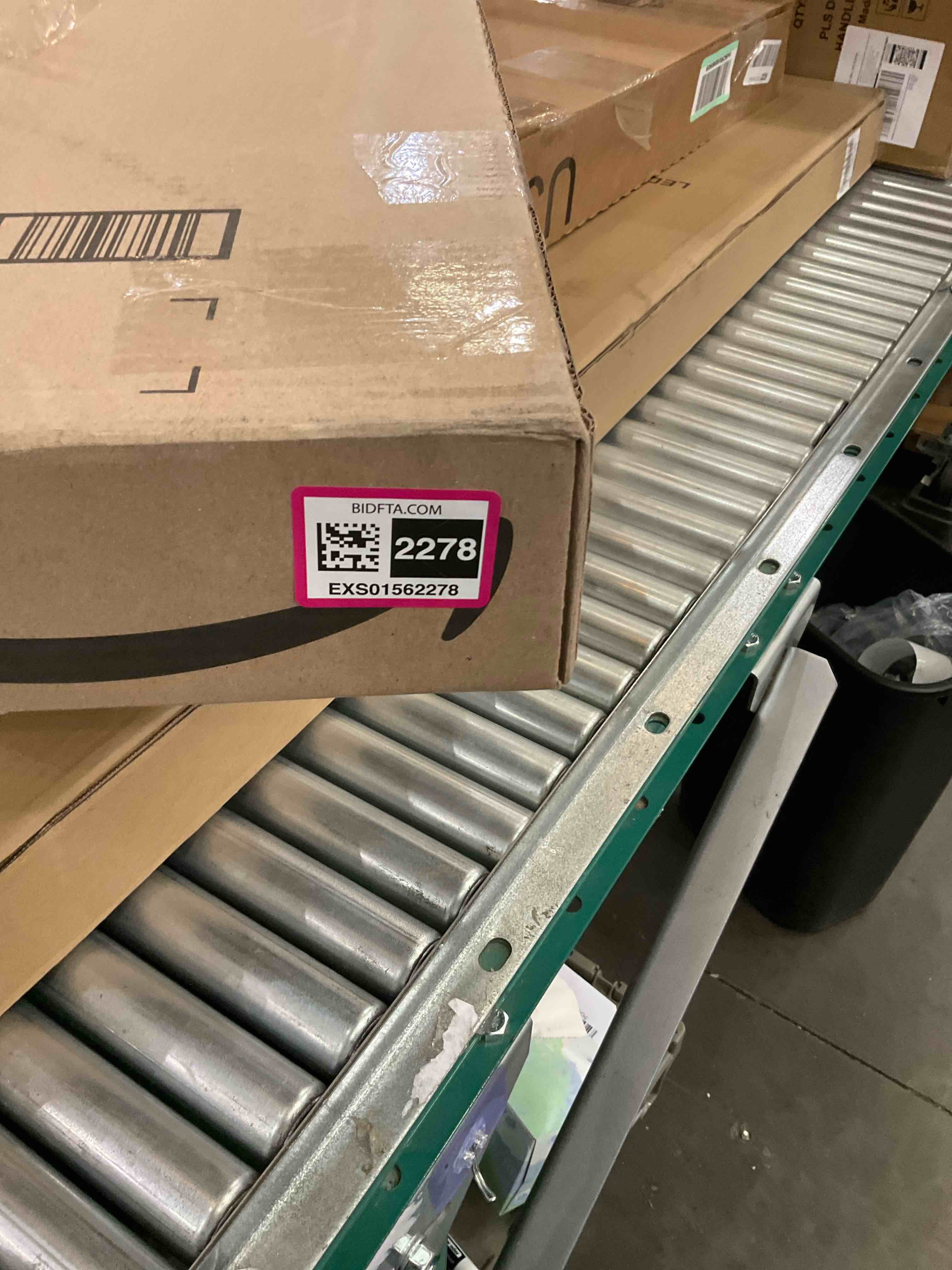 https://s3.amazonaws.com/lotting-images-prod/BargainHunt/EXS01562278_1716483387230.jpeg