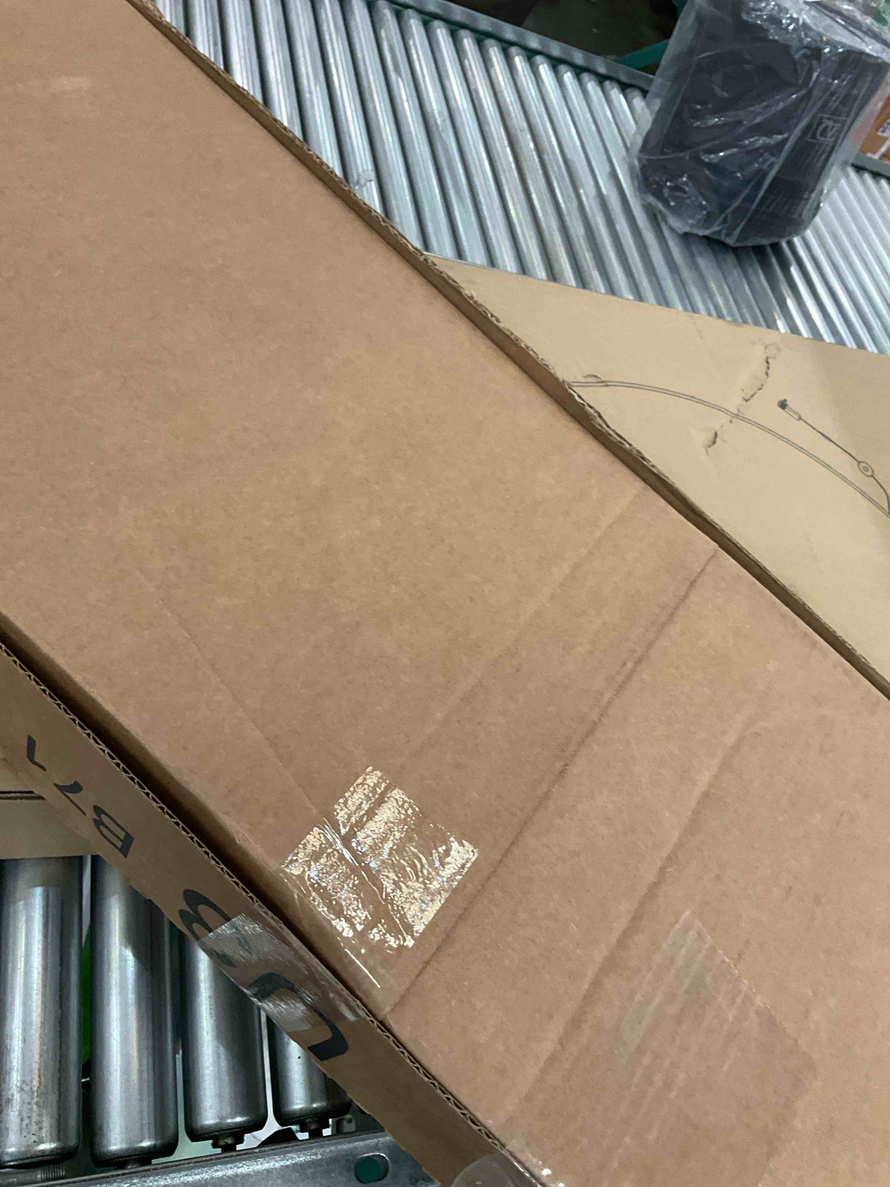 https://s3.amazonaws.com/lotting-images-prod/BargainHunt/EXS01562279_1716483417370.jpeg