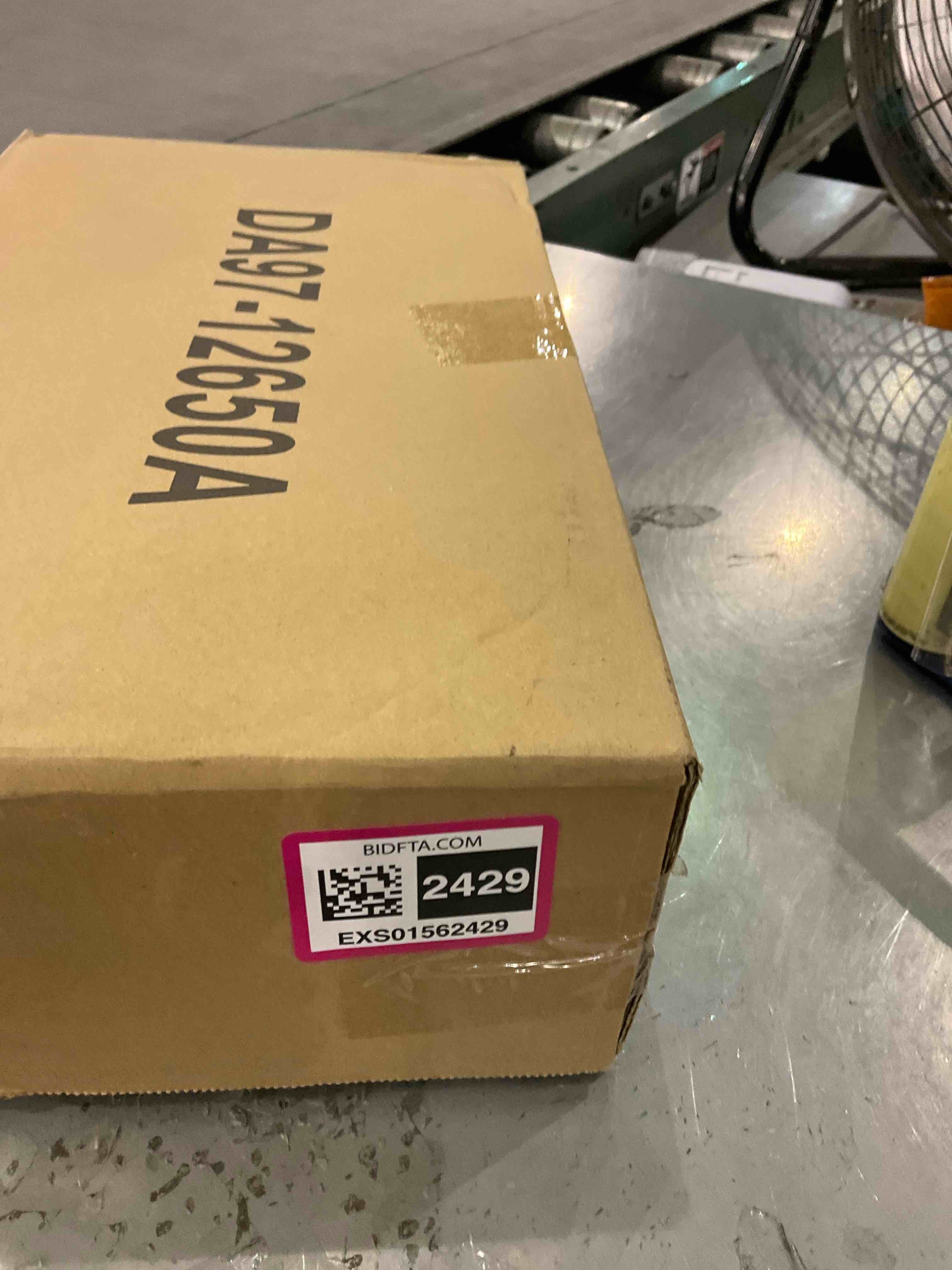 https://s3.amazonaws.com/lotting-images-prod/BargainHunt/EXS01562429_1716897990447.jpeg