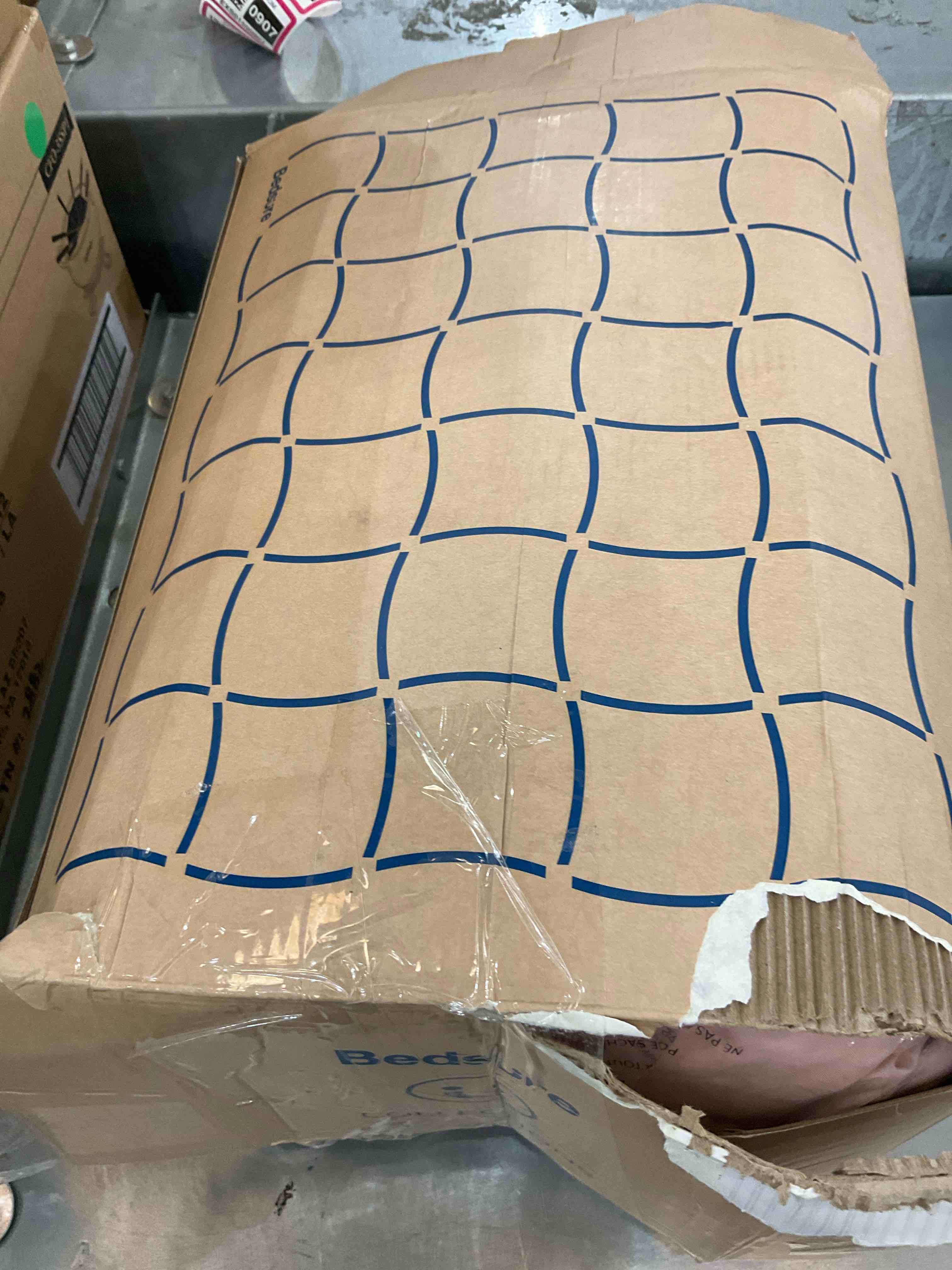 https://s3.amazonaws.com/lotting-images-prod/BargainHunt/EXS01562836_1717177030480.jpeg