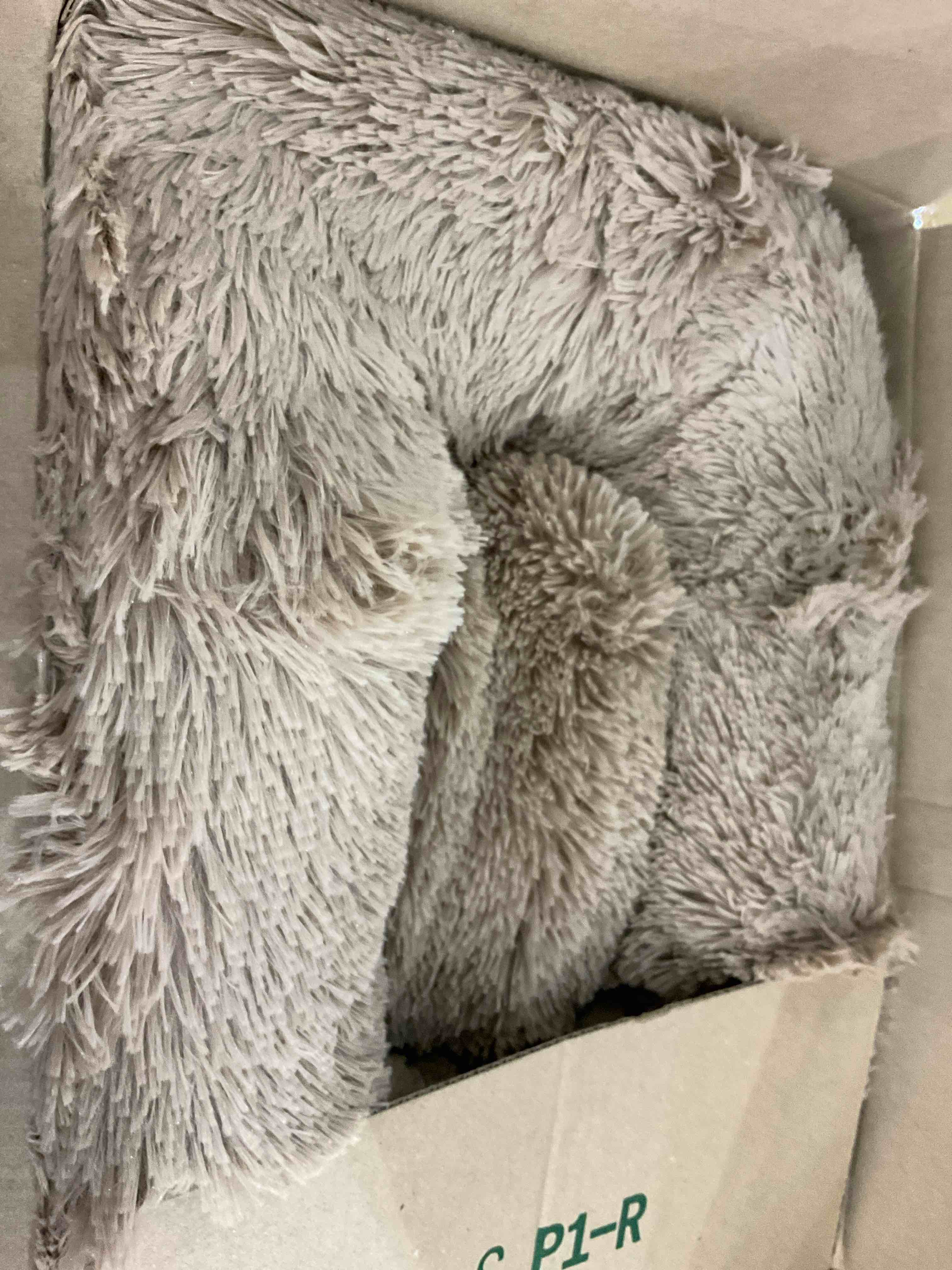 https://s3.amazonaws.com/lotting-images-prod/BargainHunt/EXS01563029_1717071330829.jpeg
