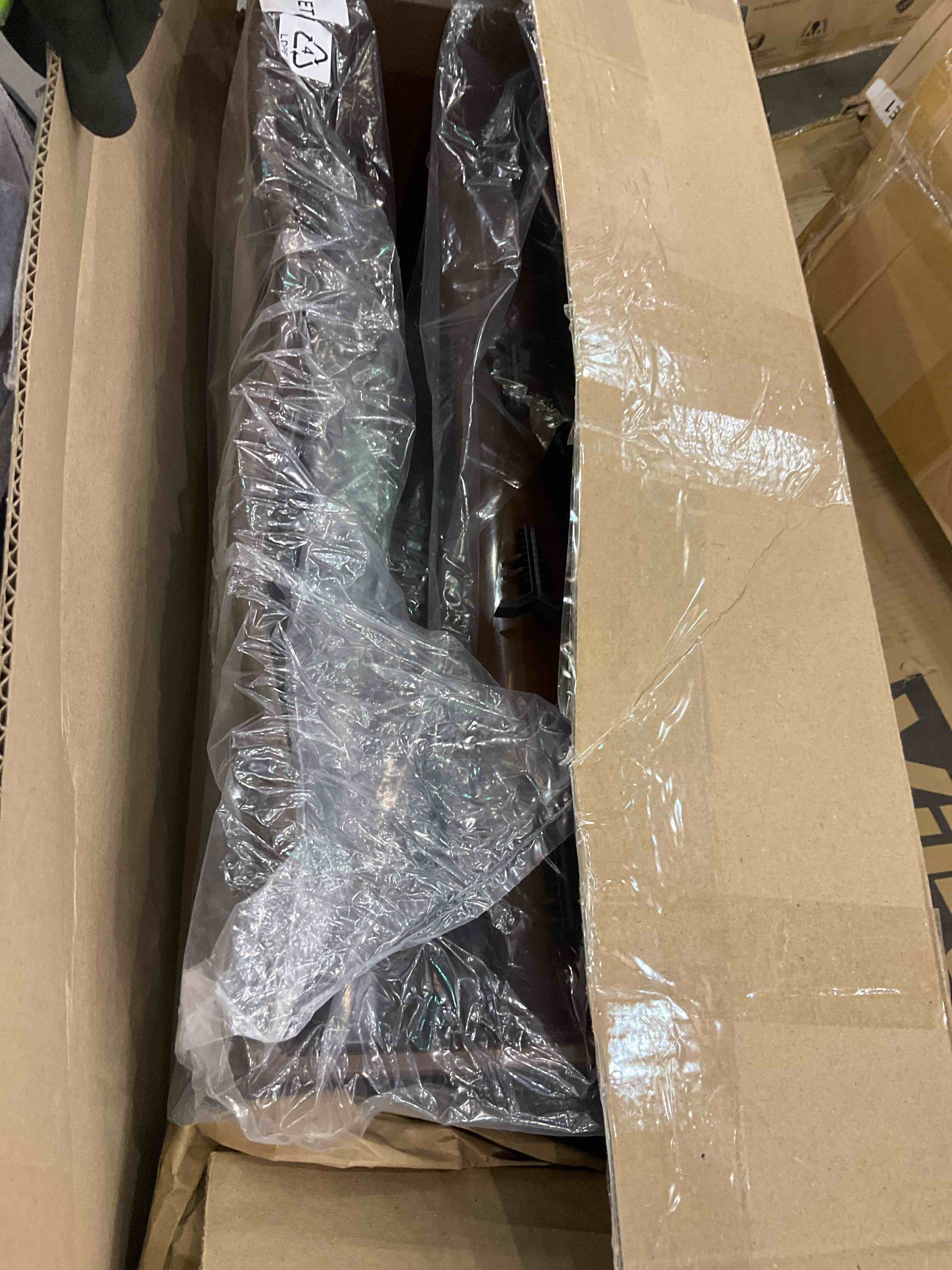 https://s3.amazonaws.com/lotting-images-prod/BargainHunt/EXS01563038_1717072628906.jpeg
