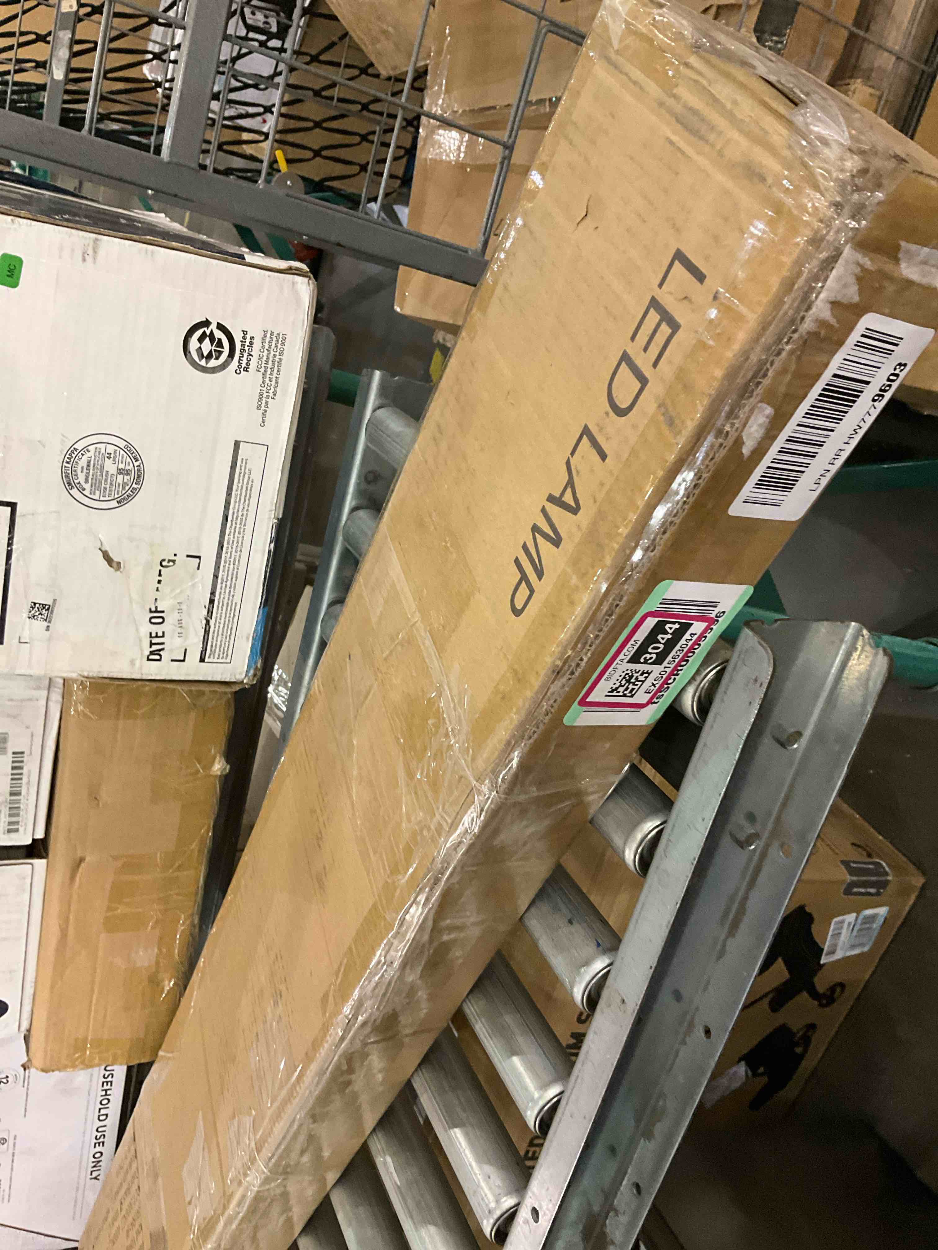 https://s3.amazonaws.com/lotting-images-prod/BargainHunt/EXS01563044_1717073680527.jpeg