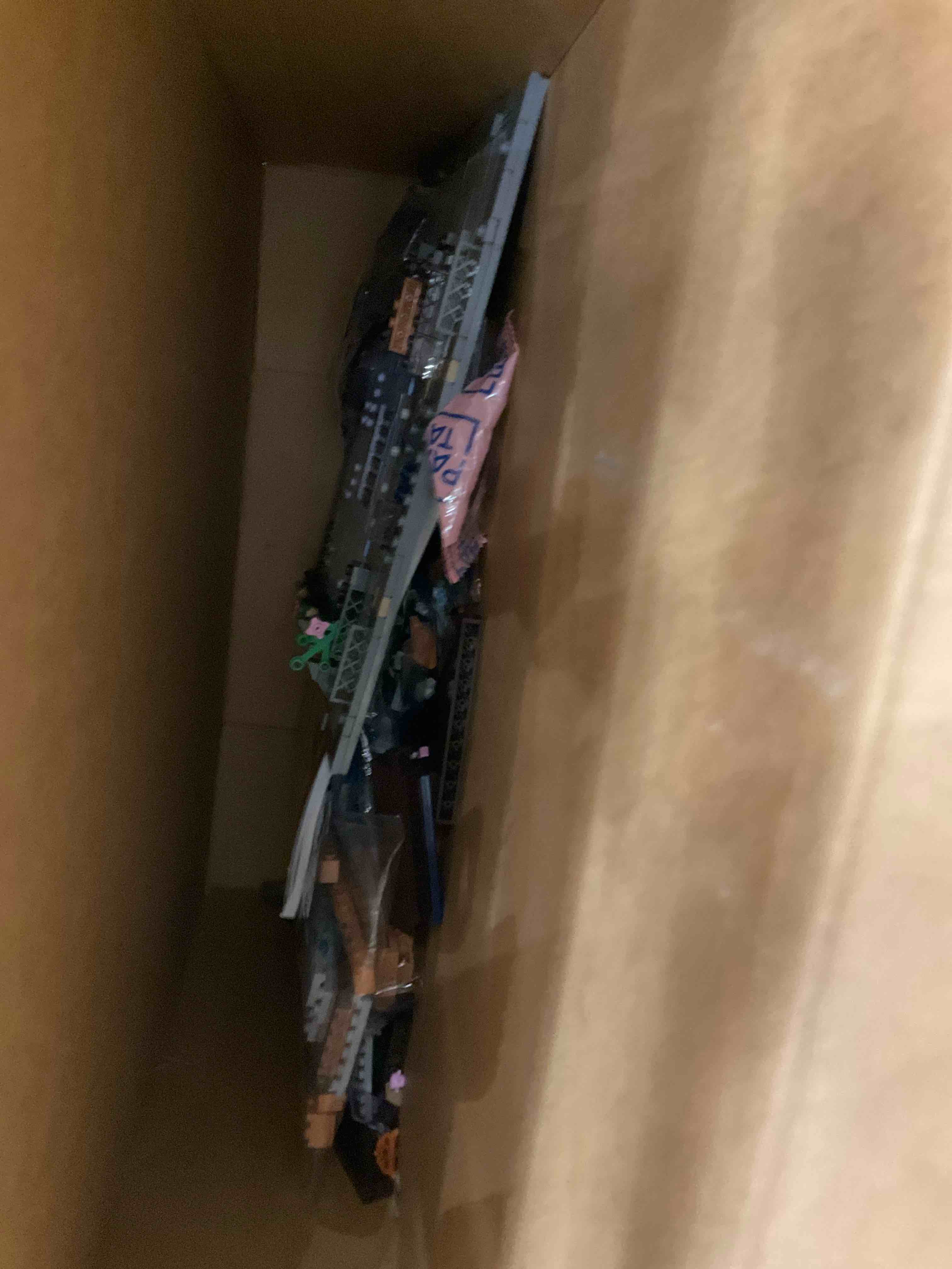 https://s3.amazonaws.com/lotting-images-prod/BargainHunt/EXS01563194_1717434392277.jpeg