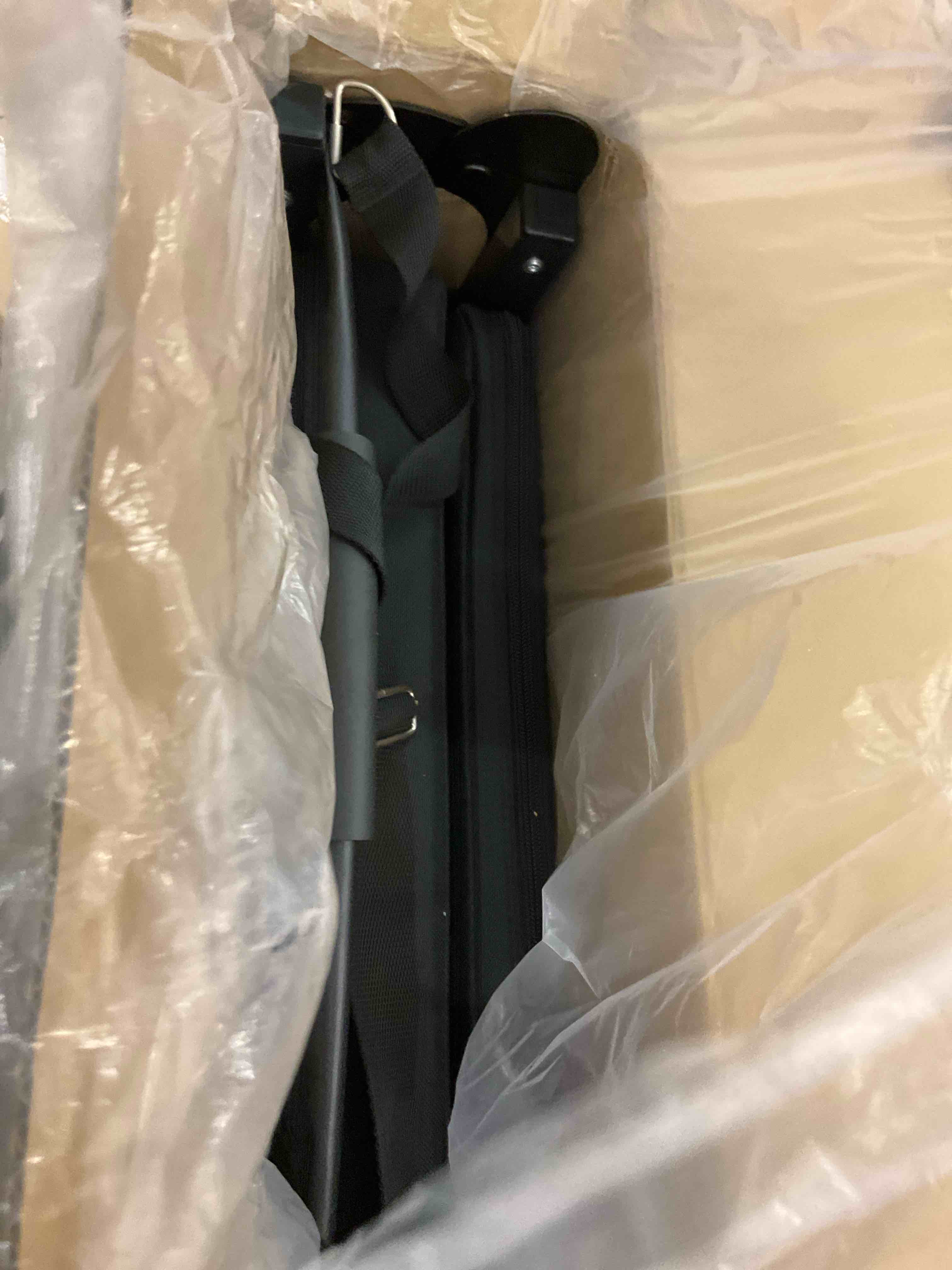 https://s3.amazonaws.com/lotting-images-prod/BargainHunt/EXS01563272_1717503232668.jpeg